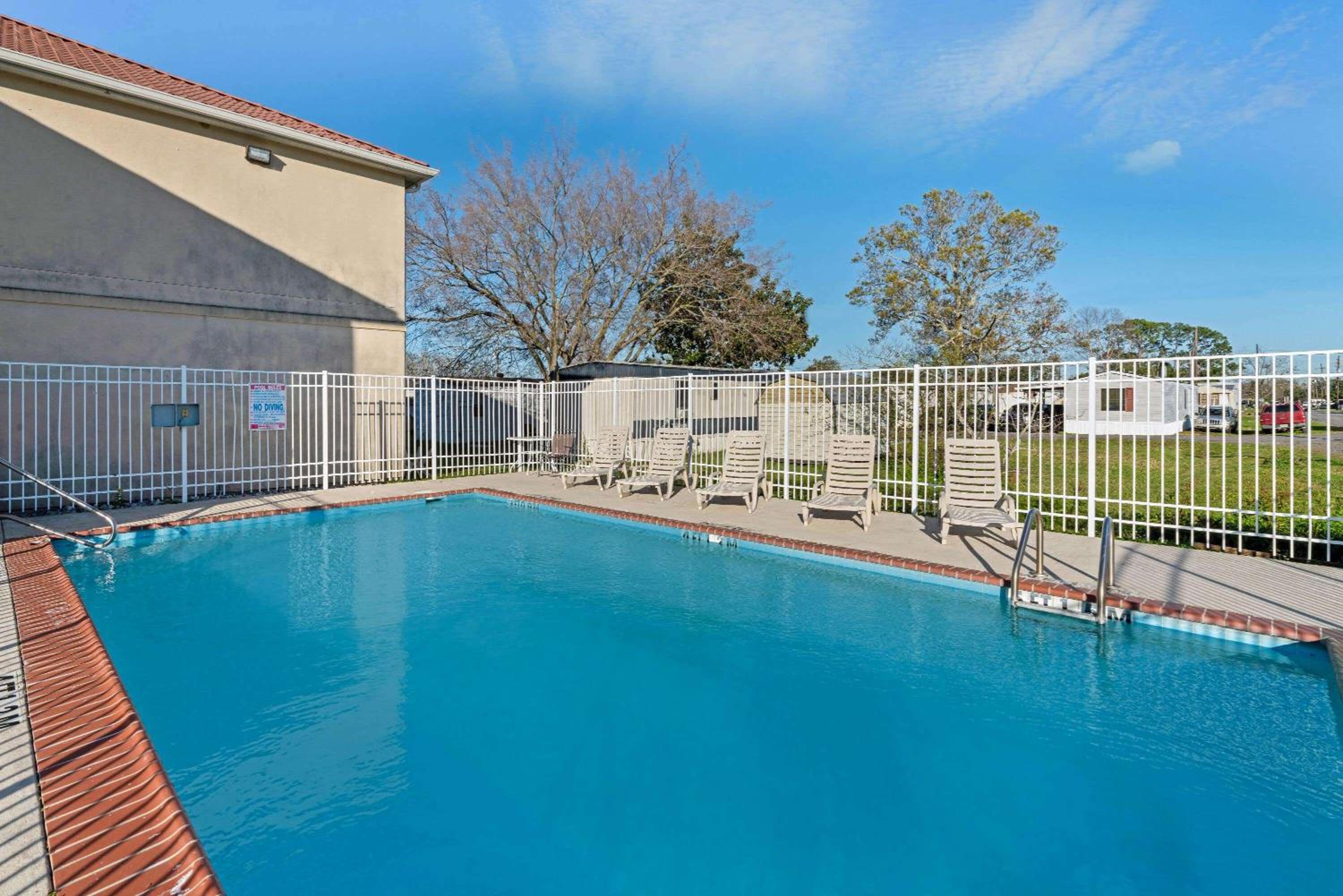 Morgan City Vacations - La Quinta by Wyndham Morgan City - Property Image 5