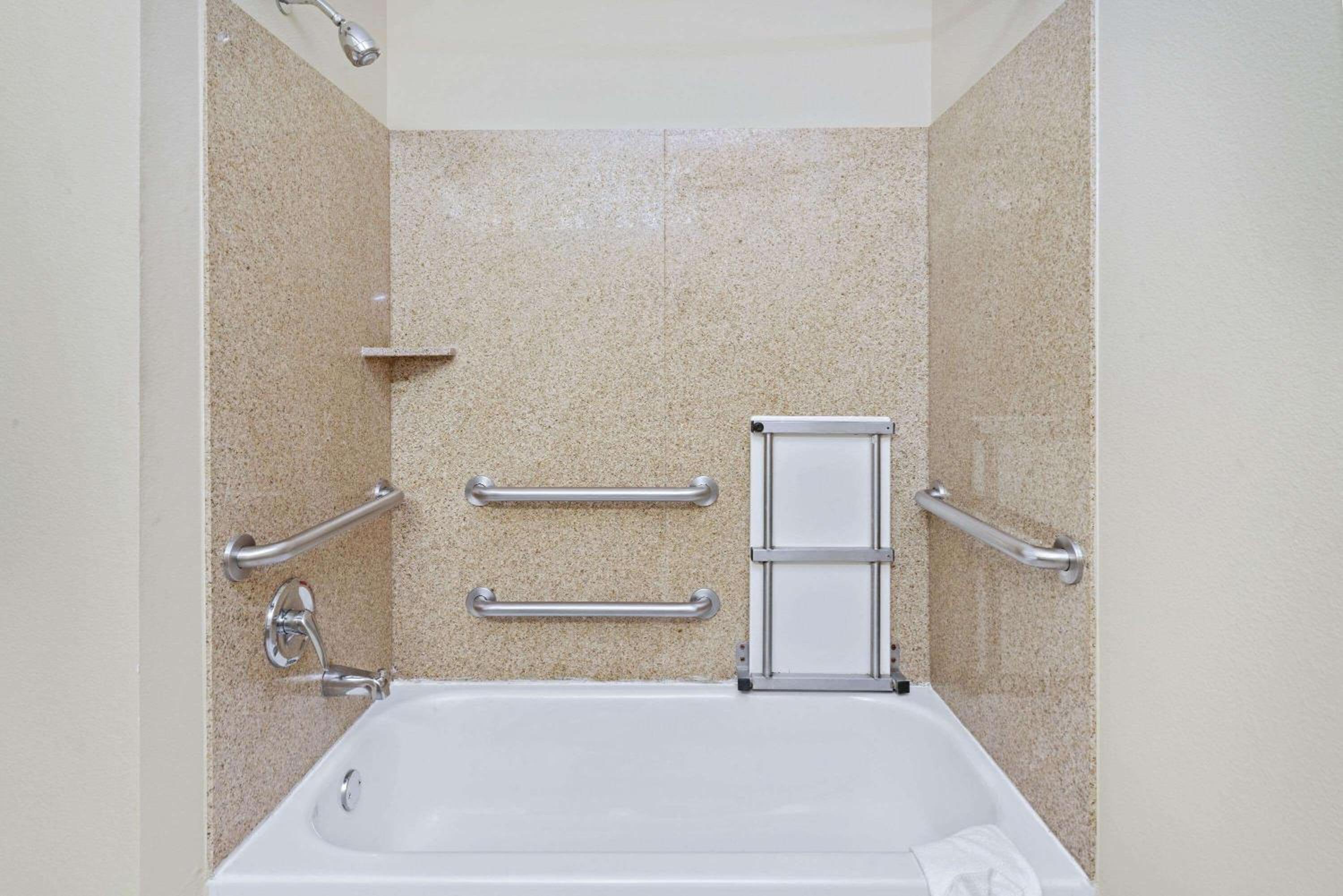 Morgan City Vacations - La Quinta by Wyndham Morgan City - Property Image 34