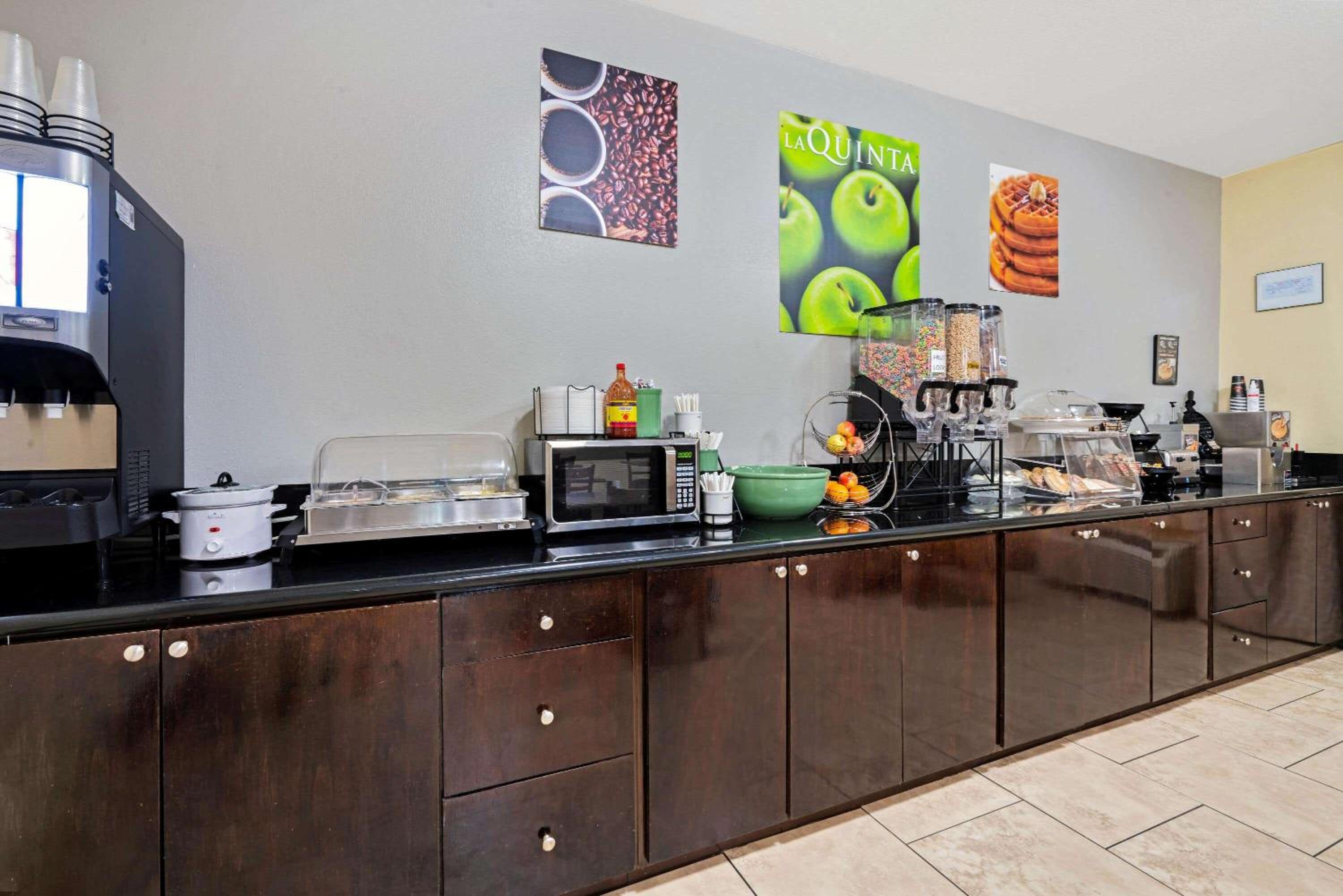Morgan City Vacations - La Quinta by Wyndham Morgan City - Property Image 4