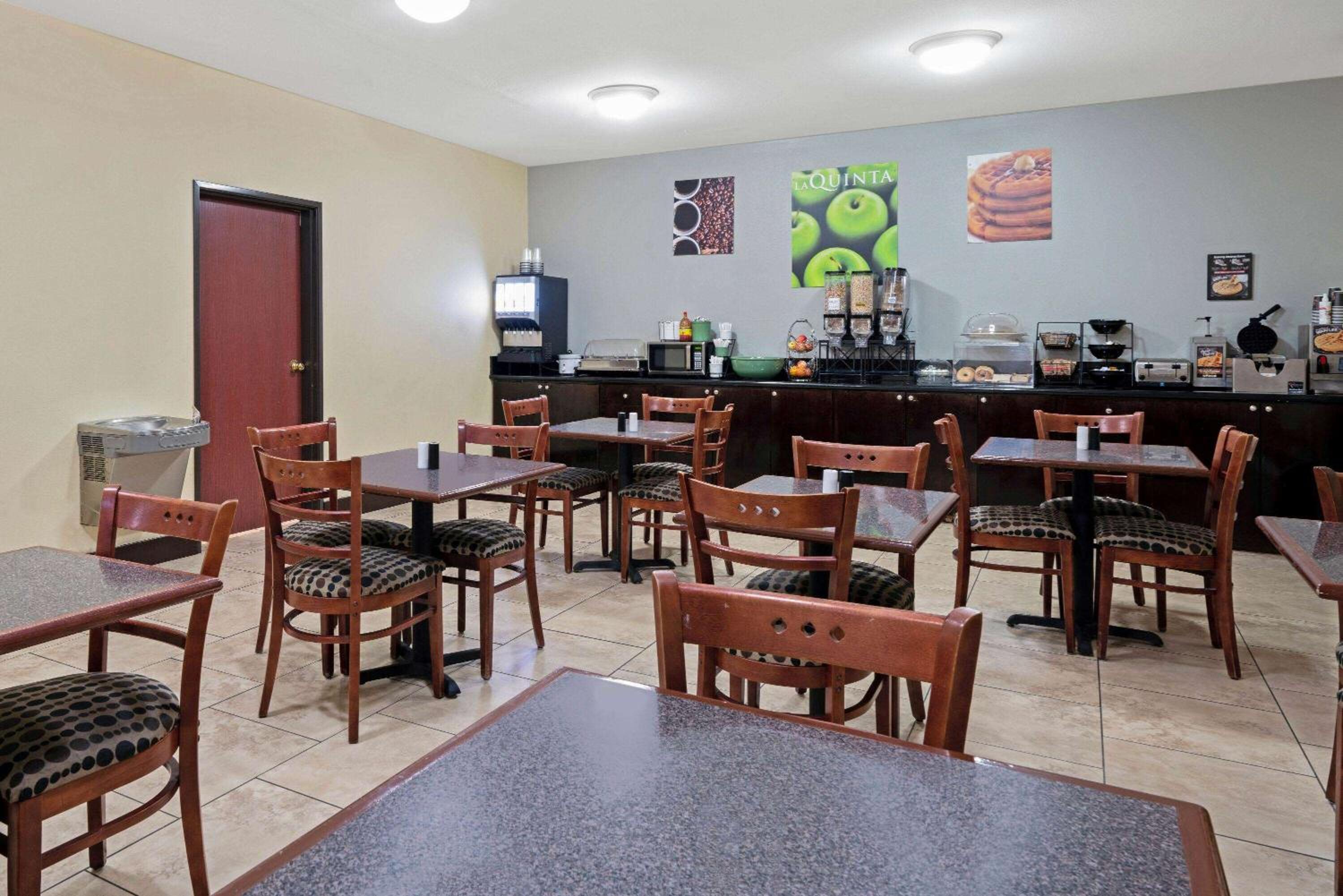 Morgan City Vacations - La Quinta by Wyndham Morgan City - Property Image 5