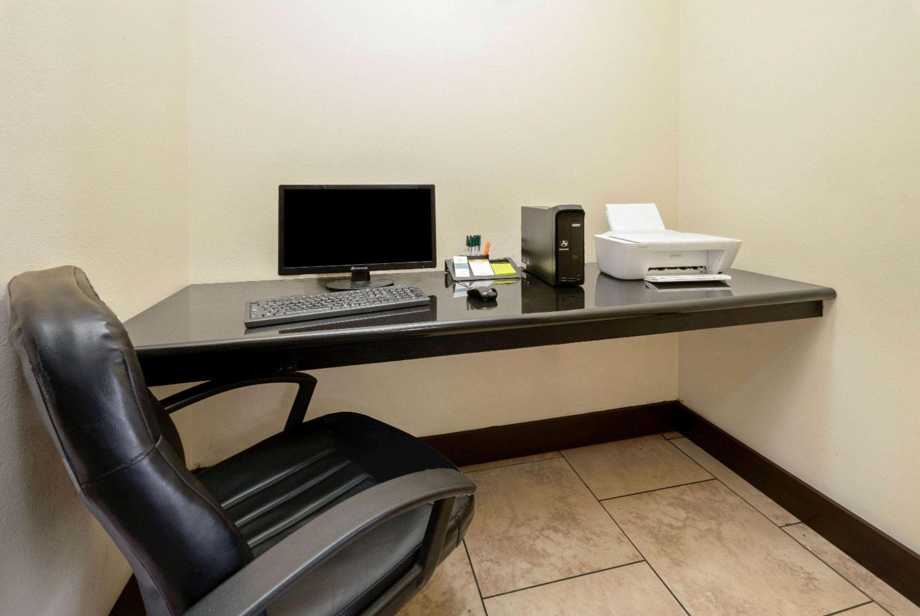 Morgan City Vacations - La Quinta by Wyndham Morgan City - Property Image 7