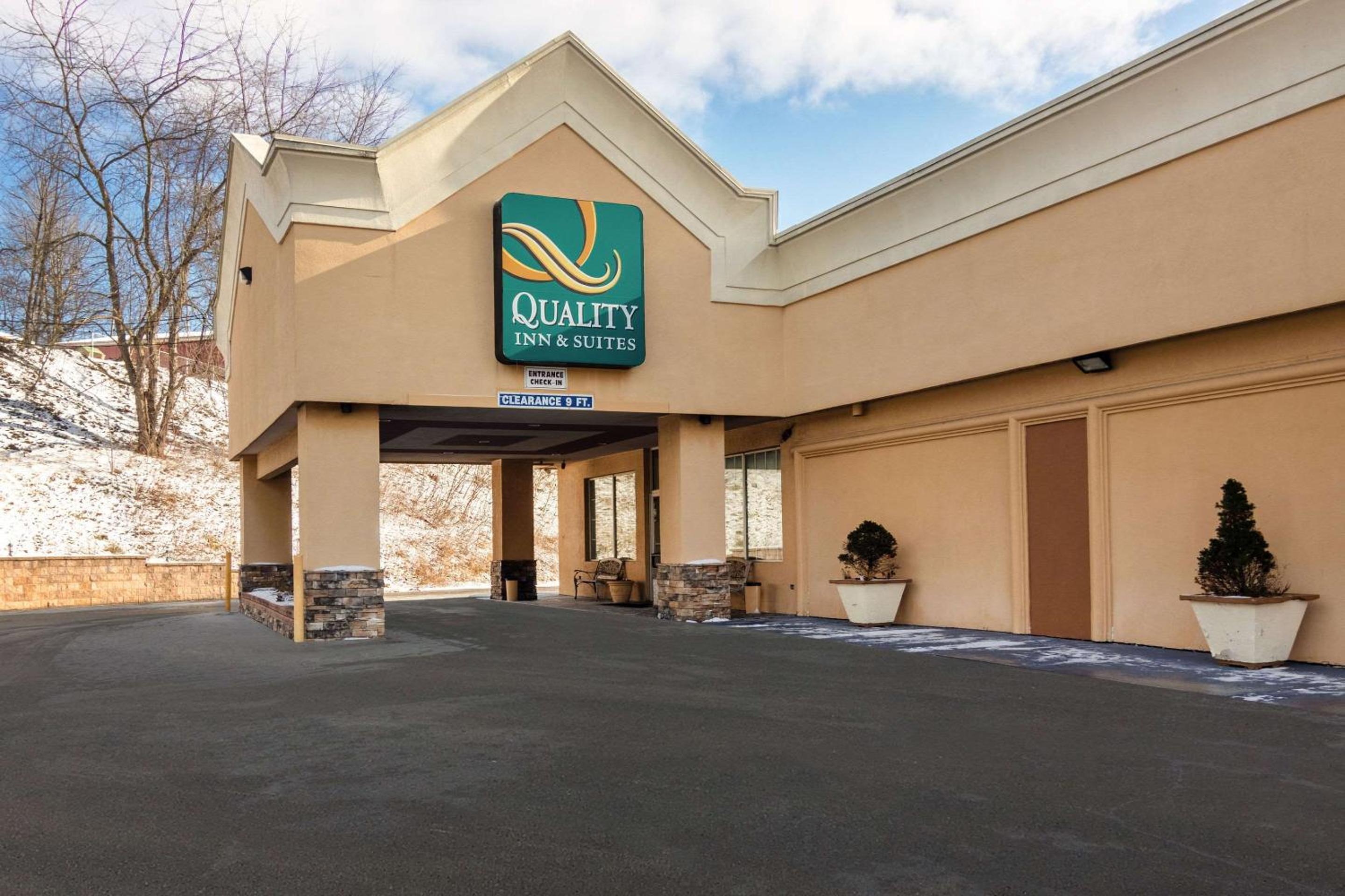 Quality Inn & Suites Indiana South