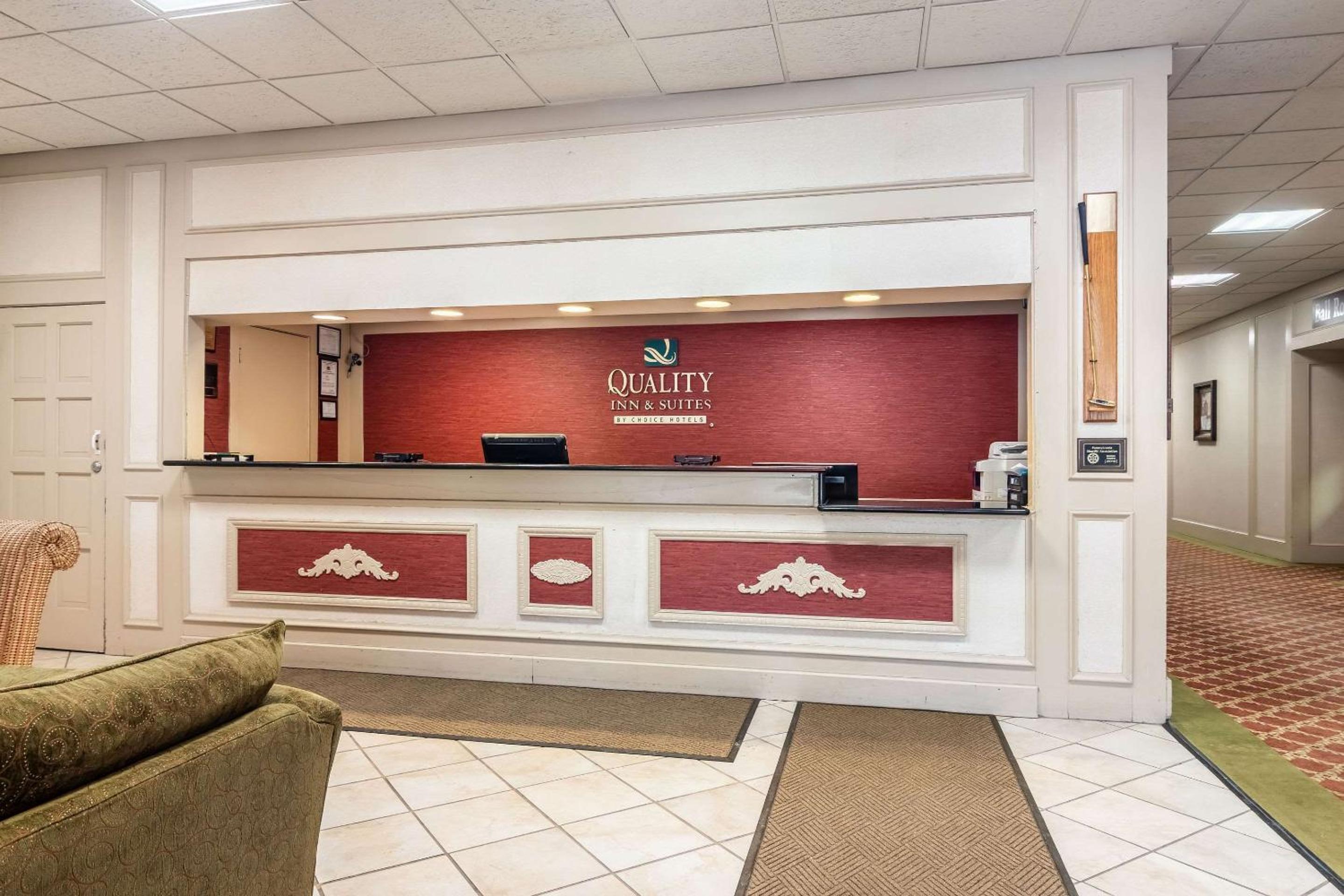Quality Inn & Suites Indiana South view 2