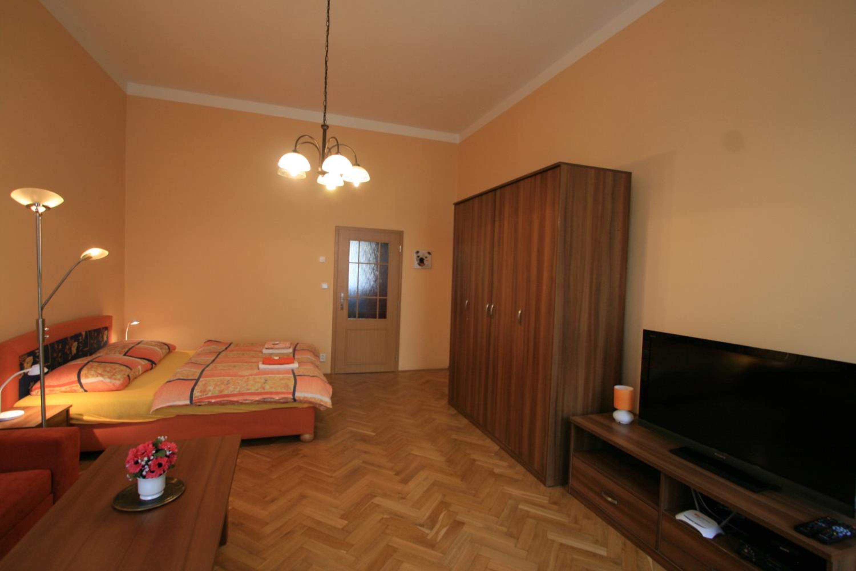 Apartment No. 19 Jaltská 3 view 4