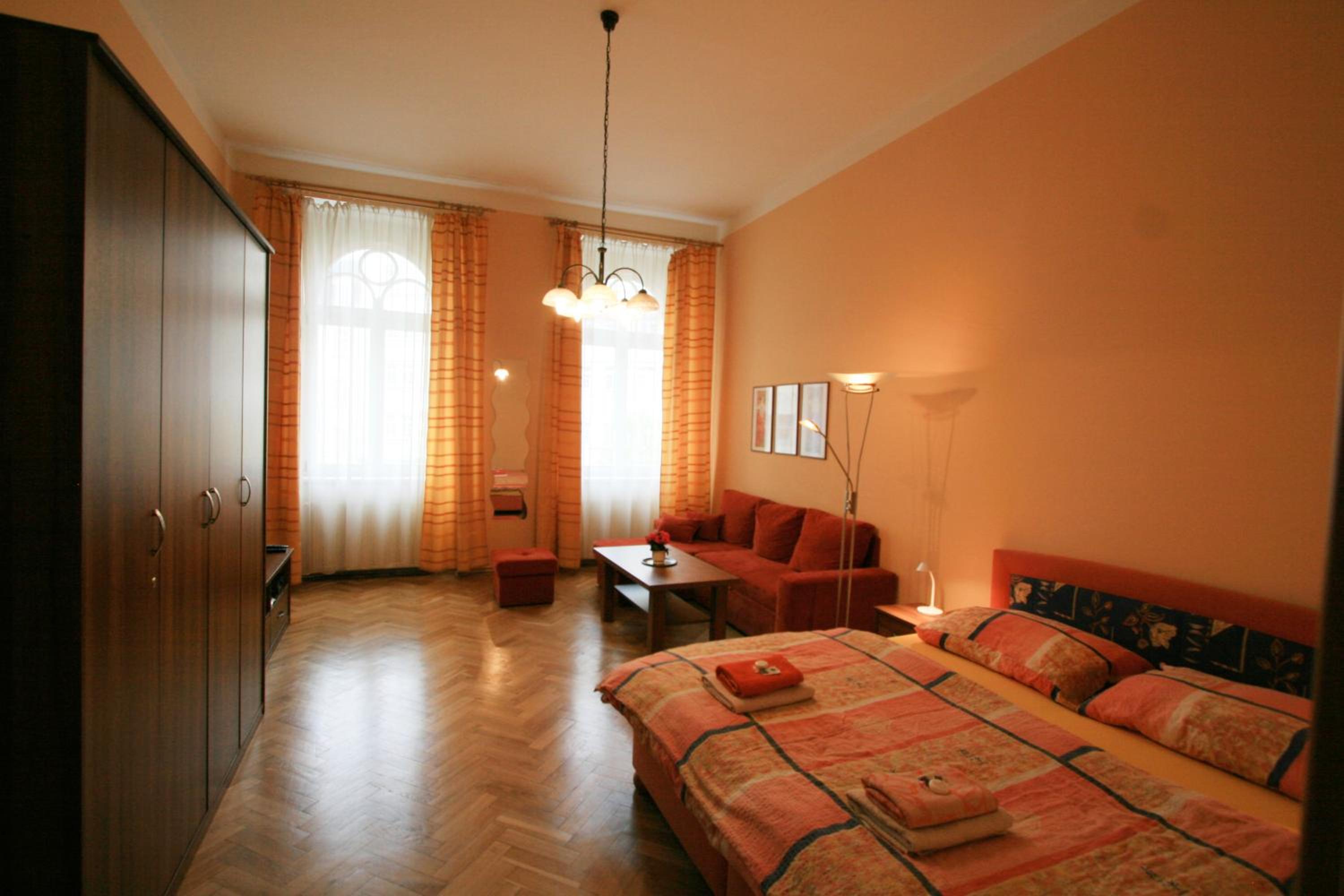 Apartment No. 19 Jaltská 3 view 2