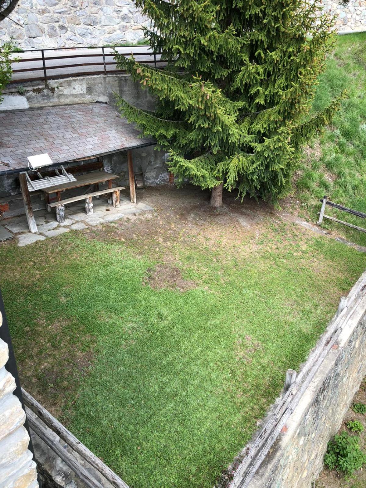 Maison Angèle view 3