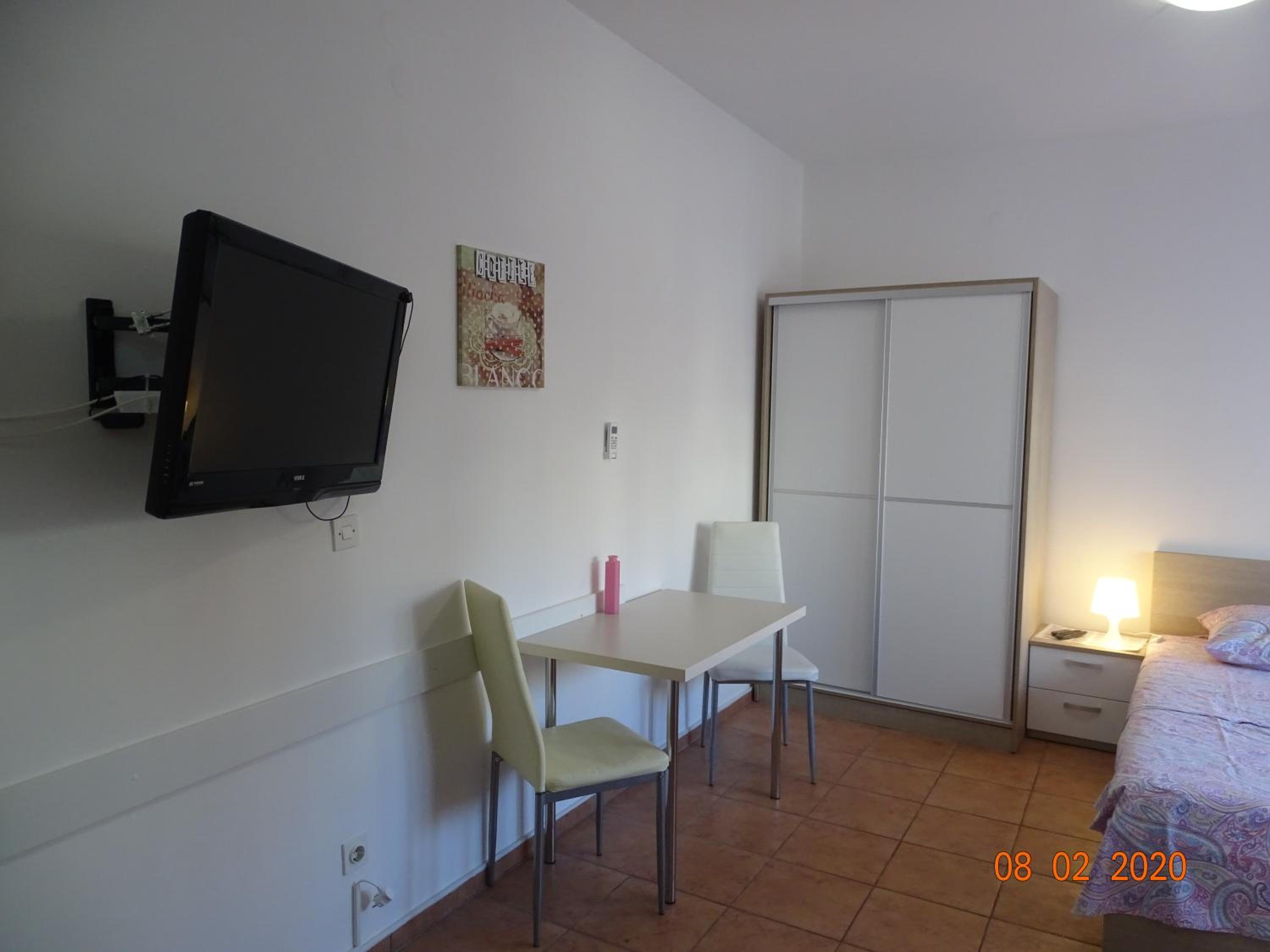 Photo 8