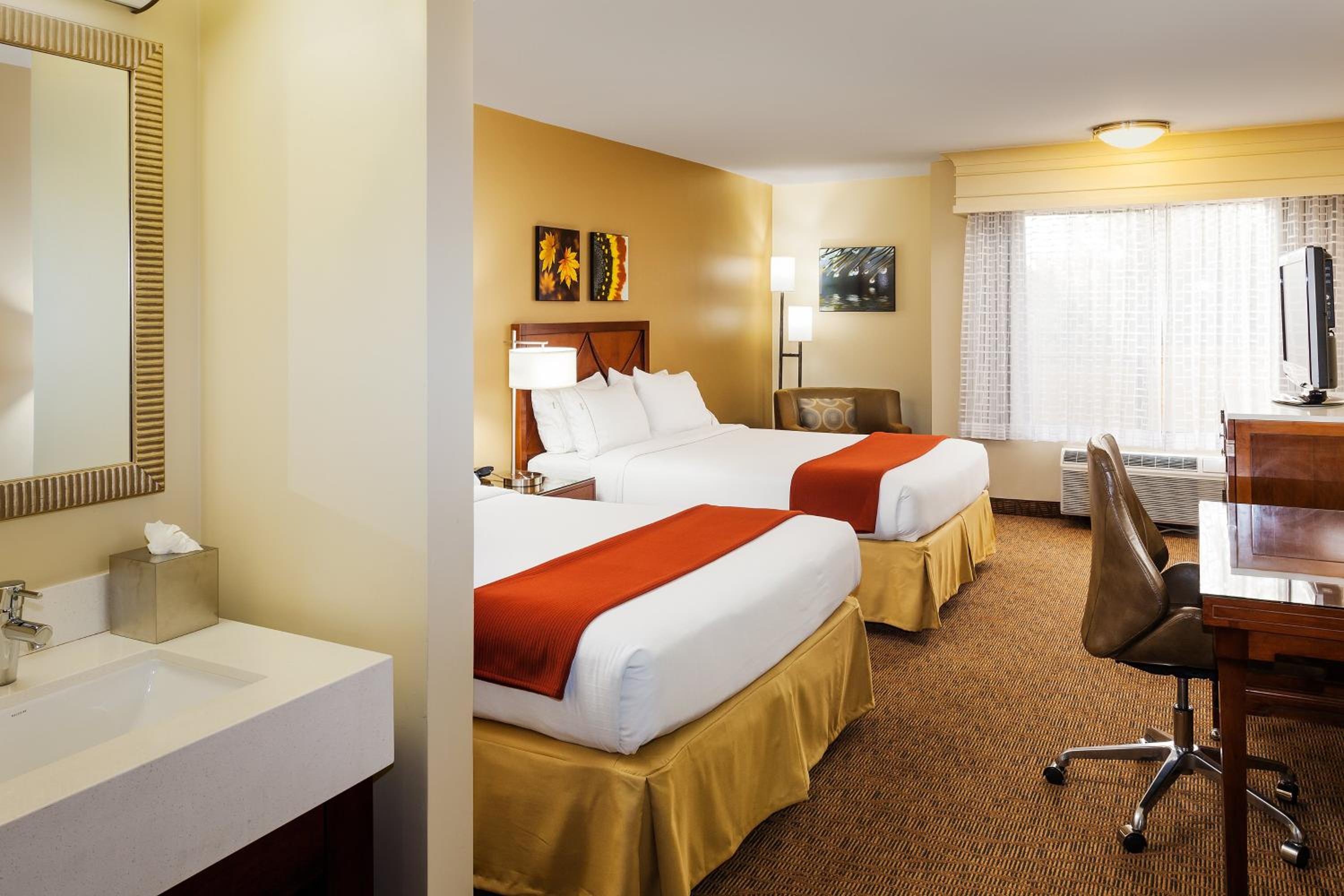 Holiday Inn Express Simi Valley, an IHG Hotel - Property Image 10