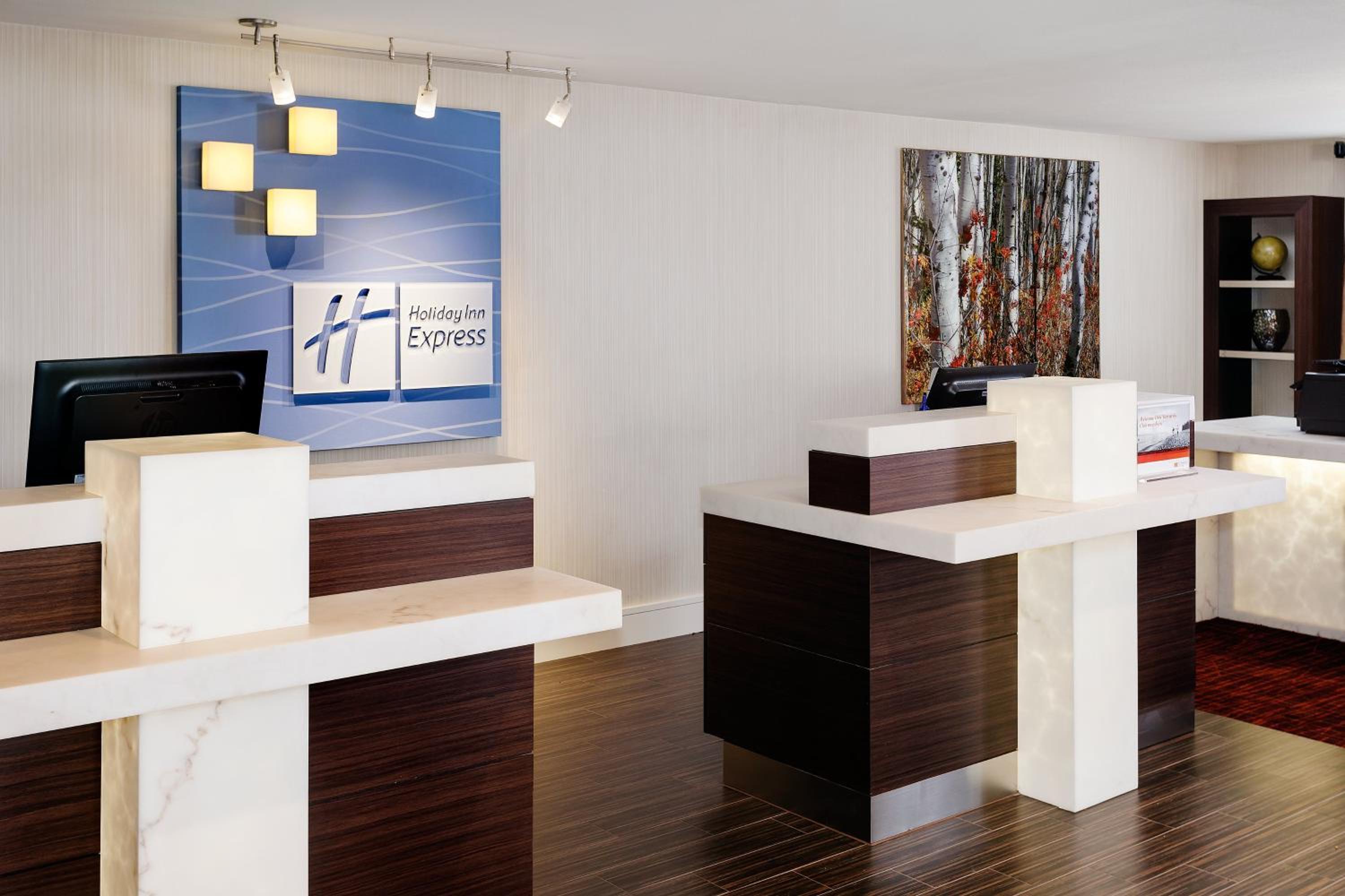 Holiday Inn Express Simi Valley, an IHG Hotel - Property Image 21