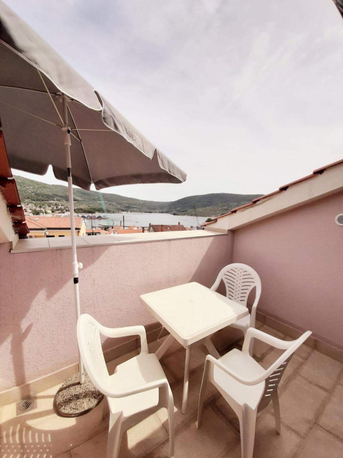 Apartments Izabela Mužić-Fornarić Cres view 4
