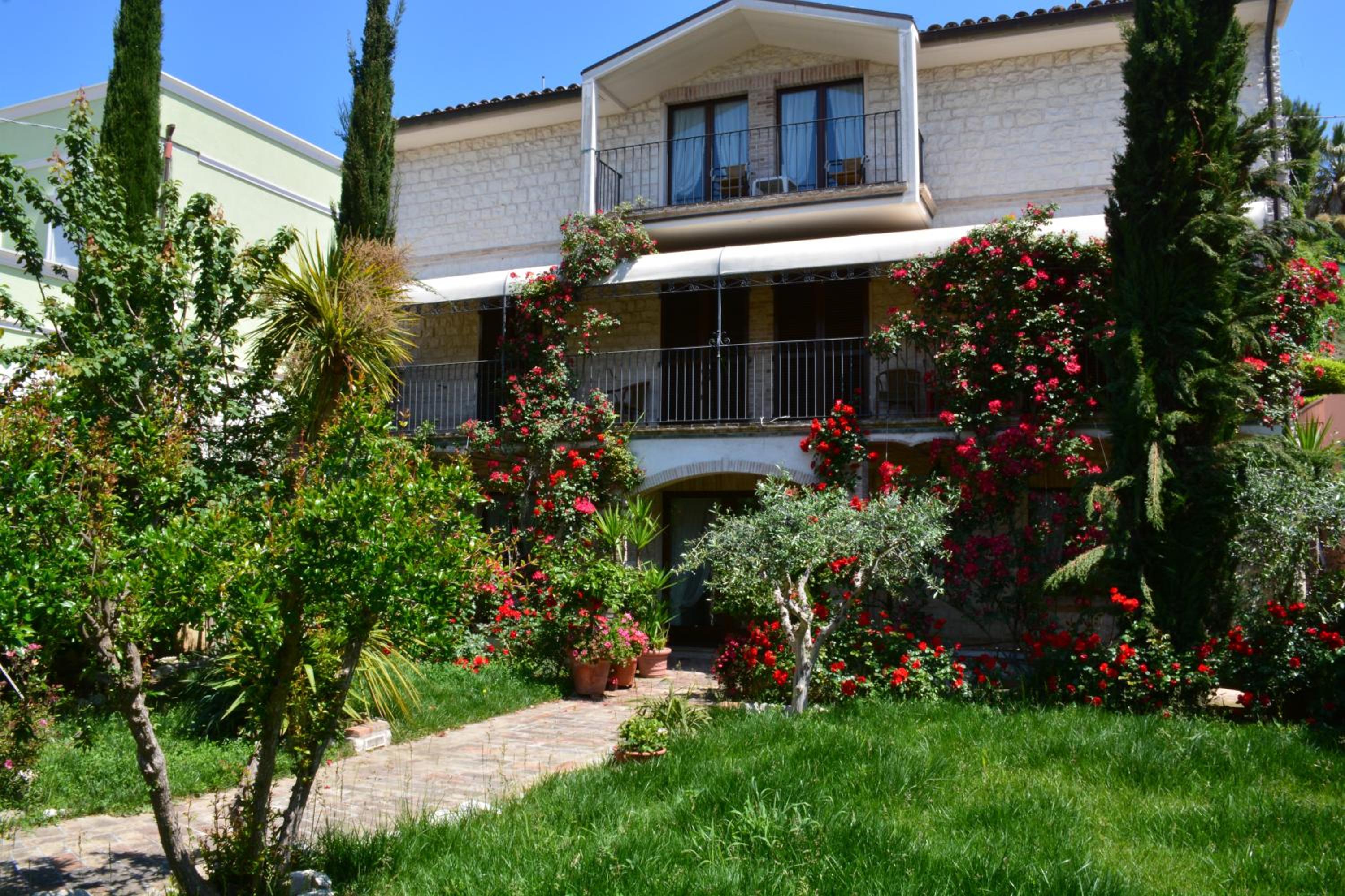 Velia Mare view 2