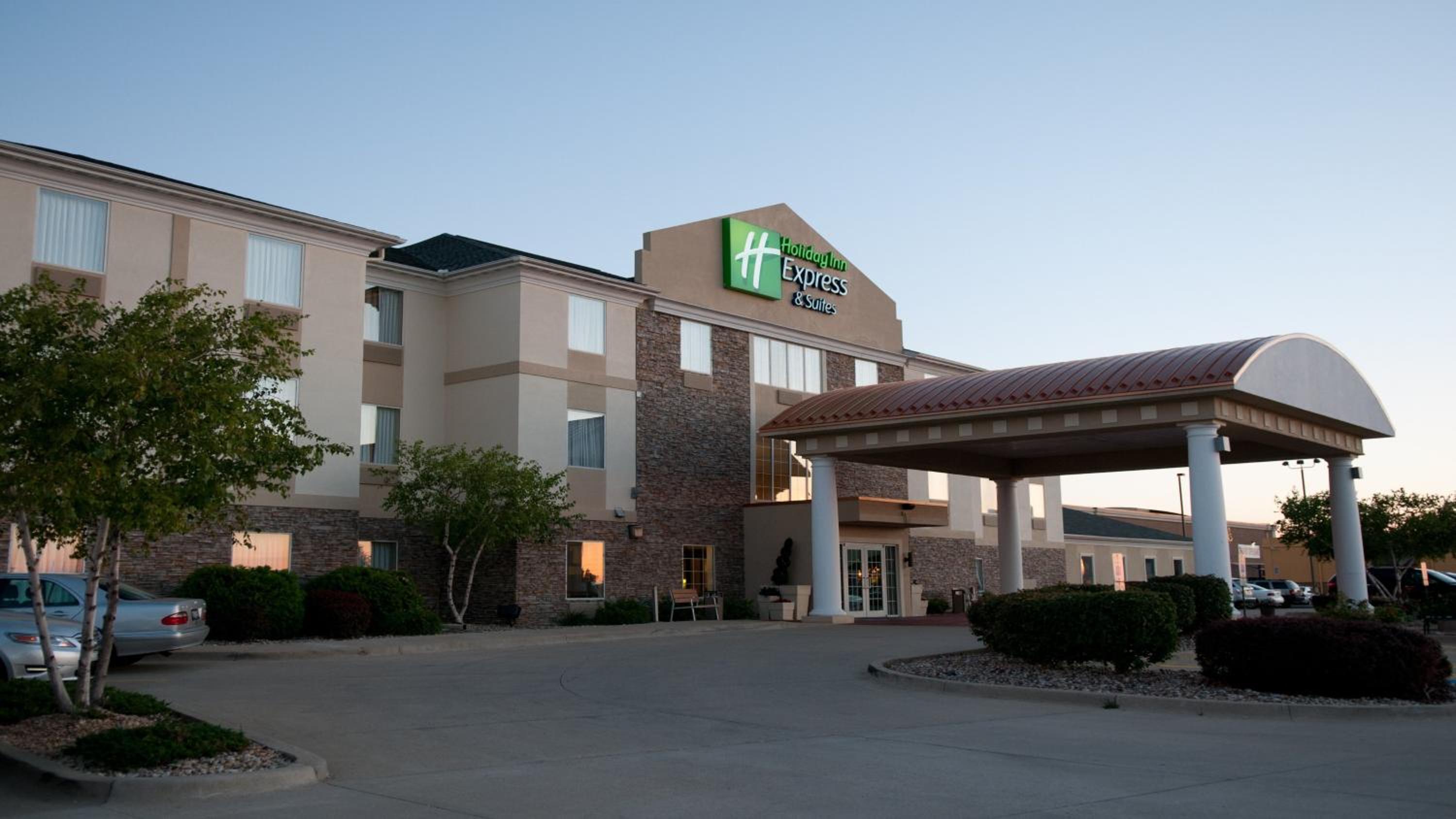 Bloomington Vacations - Holiday Inn Express Hotel  Suites Bloomington-Normal University Area, an IHG Hotel - Property Image 25