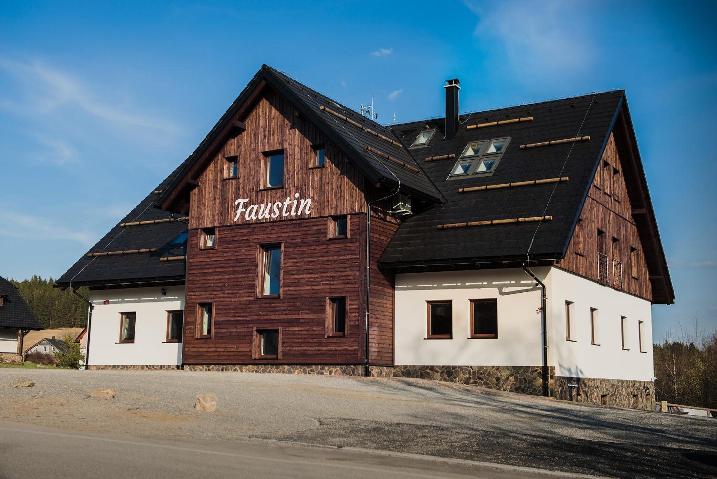 Apartmány Faustin view 3