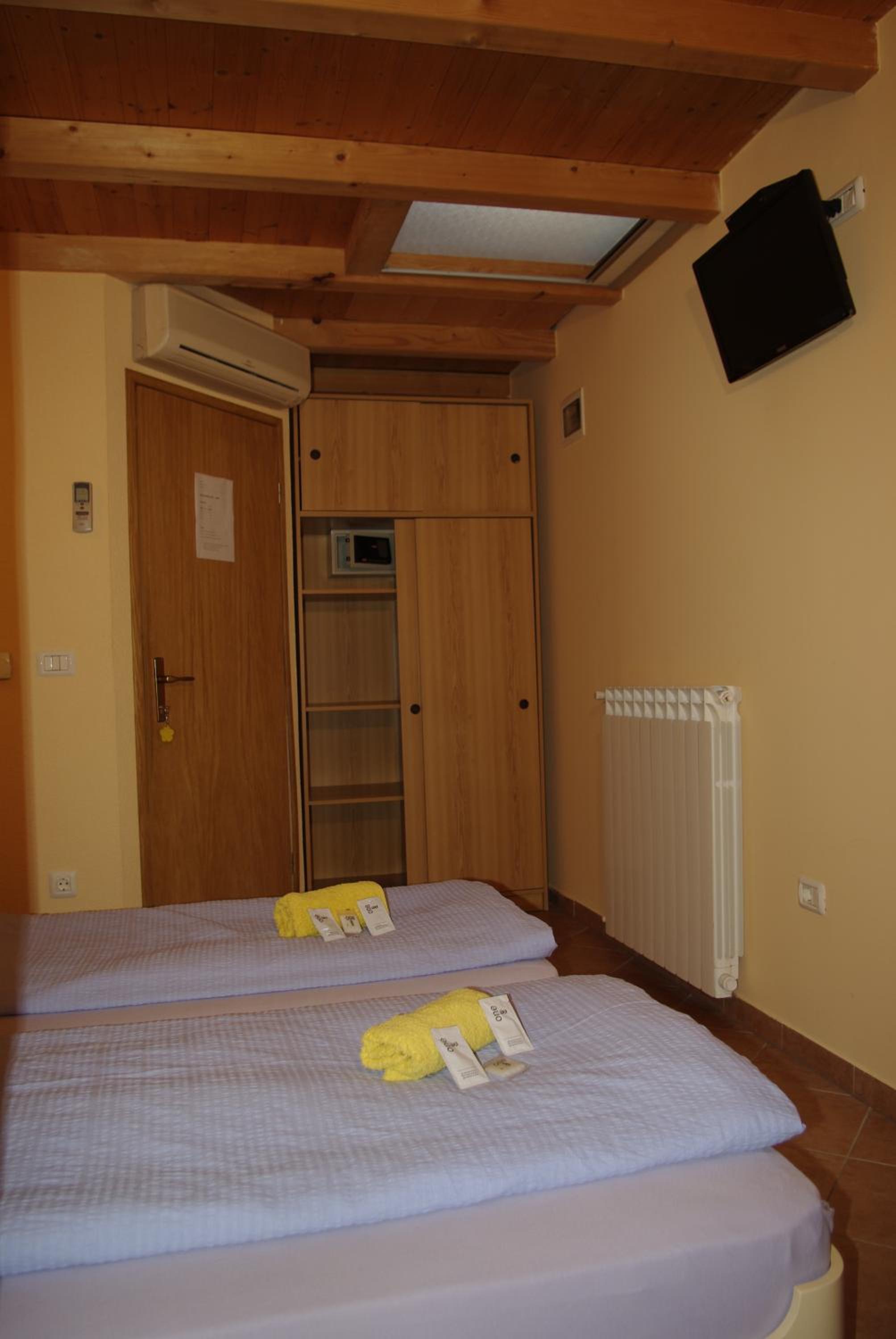 Photo 43