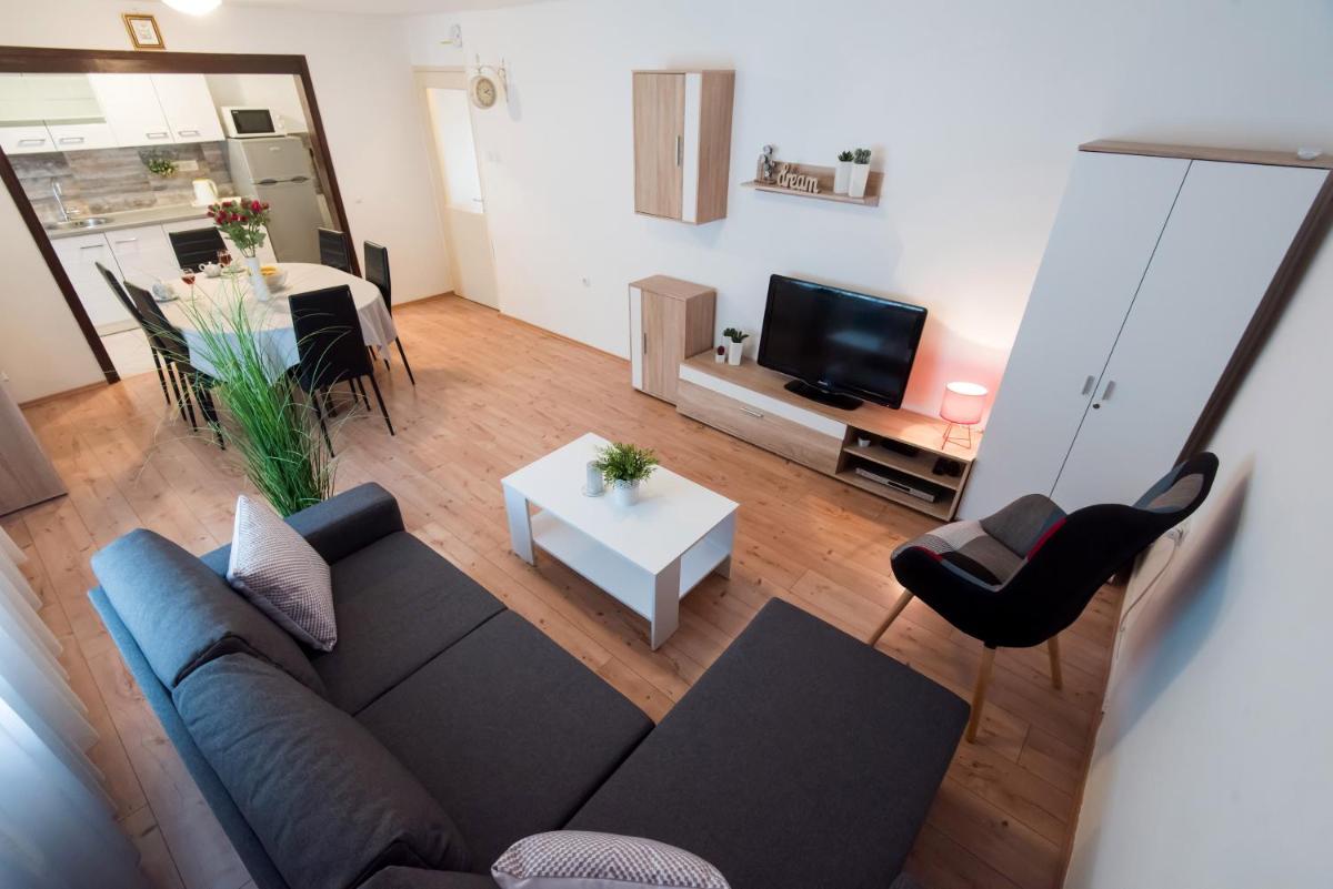 Apartment Luka Arbanasi view 5