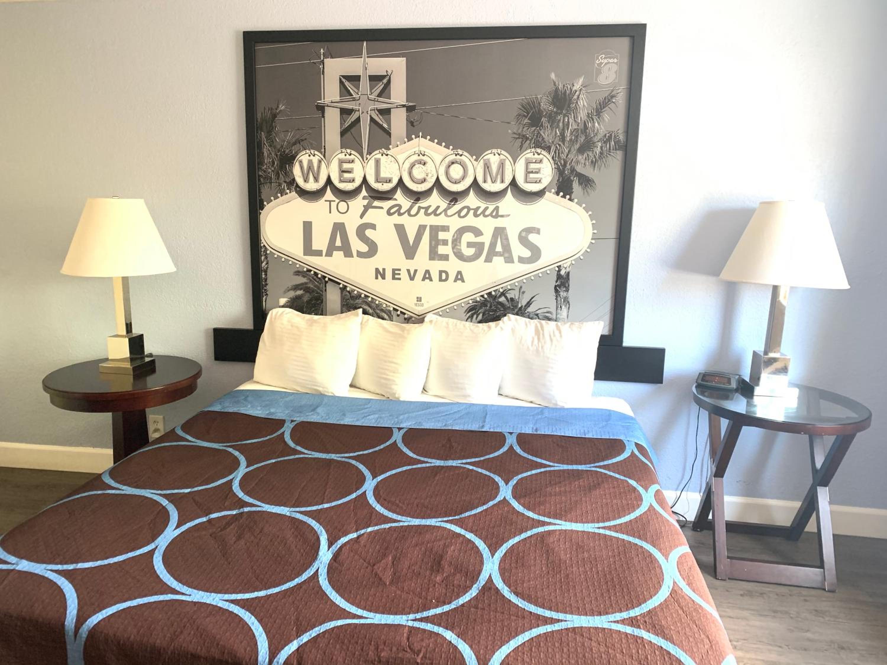 Super 8 by Wyndham Las Vegas North Strip/Fremont St. Area 3