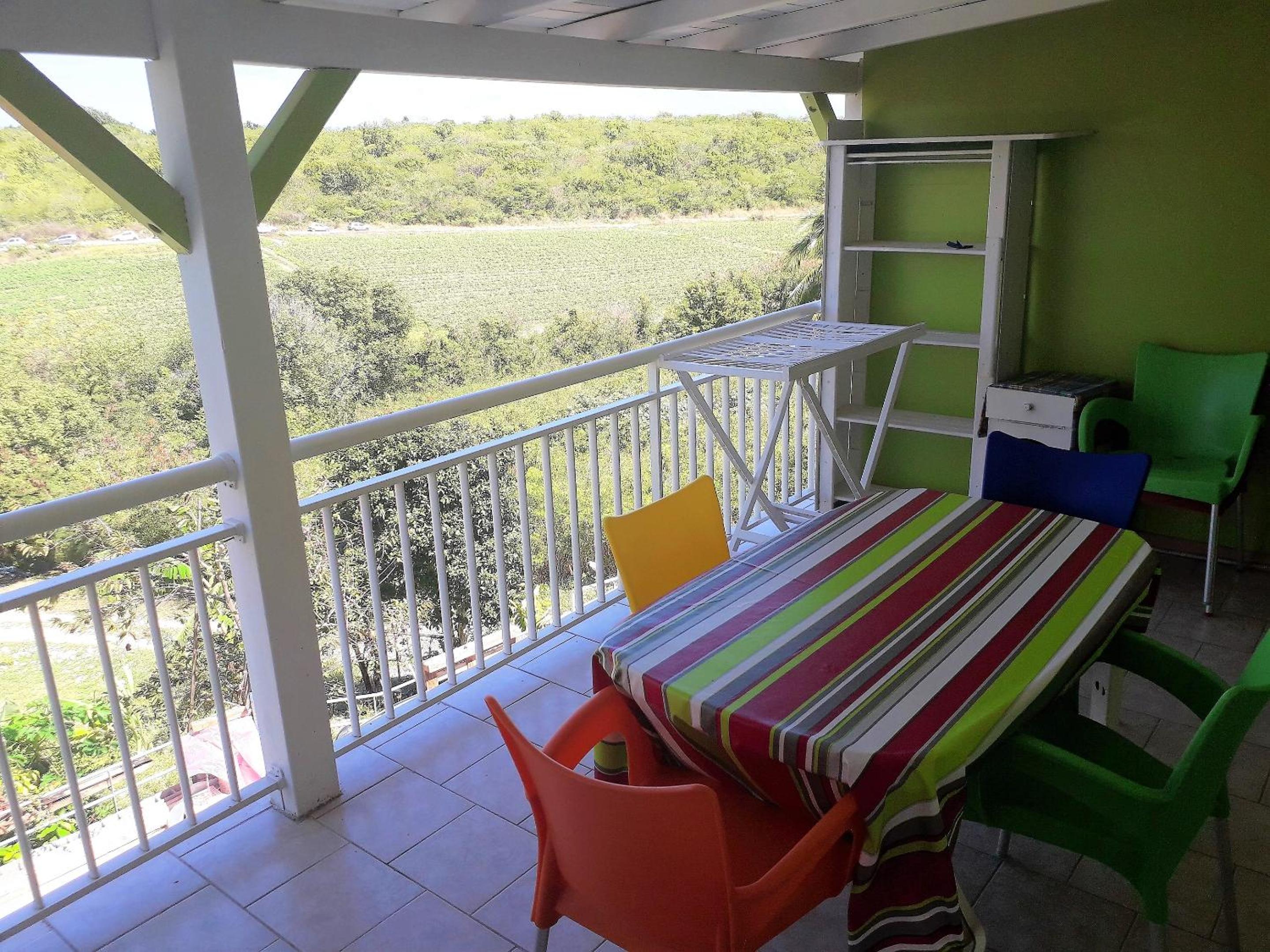 Appartement charmant a Saint Francois avec terrasse view 3