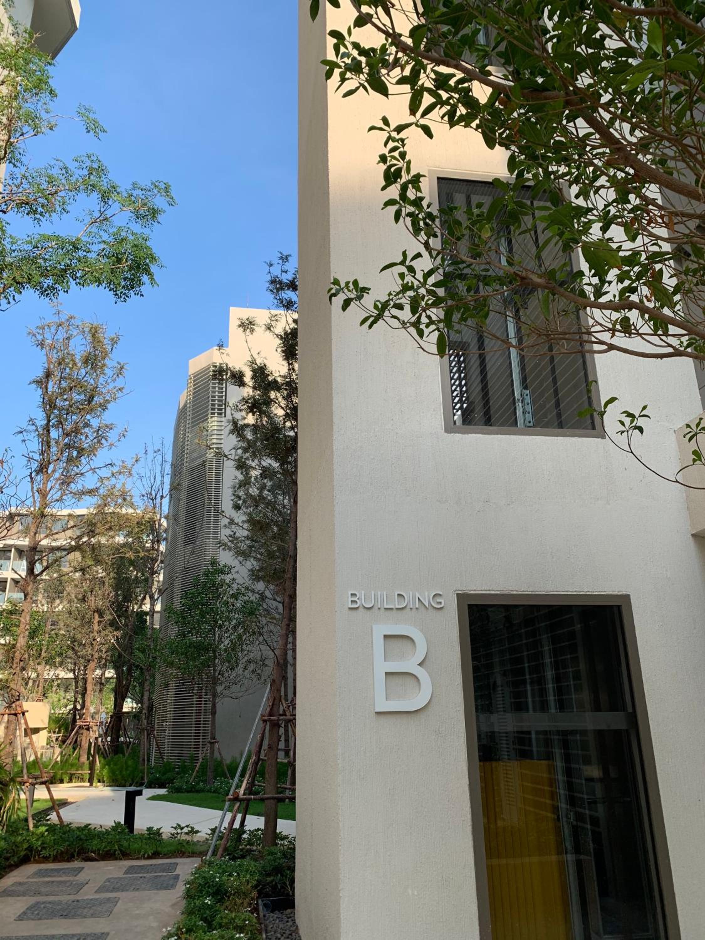 Hotel Santorini Khao Takiab Huahin Beach Front - Image 1