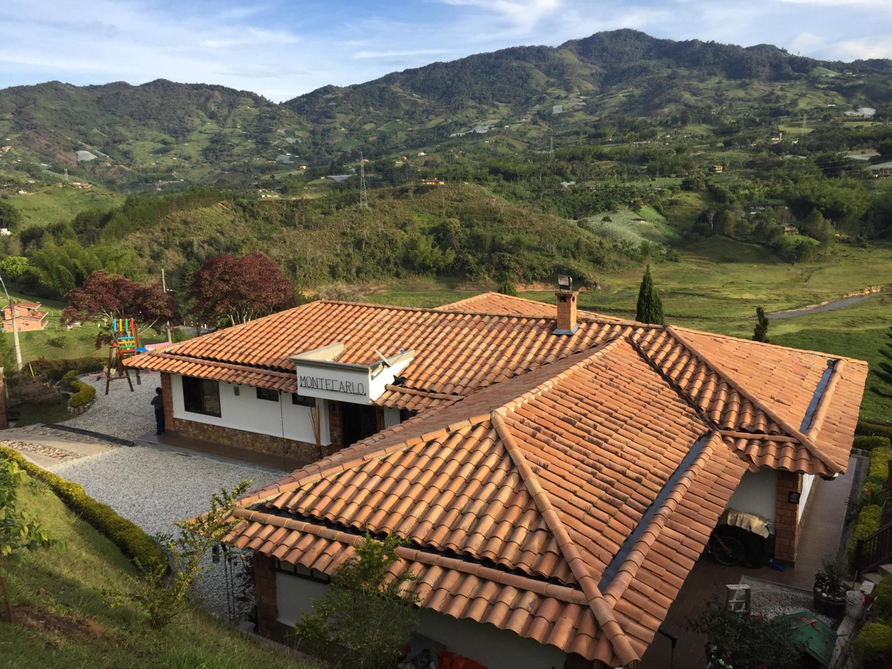 CASA CAMPESTRE MONTECARLO Guatapé- desayuno a pareja