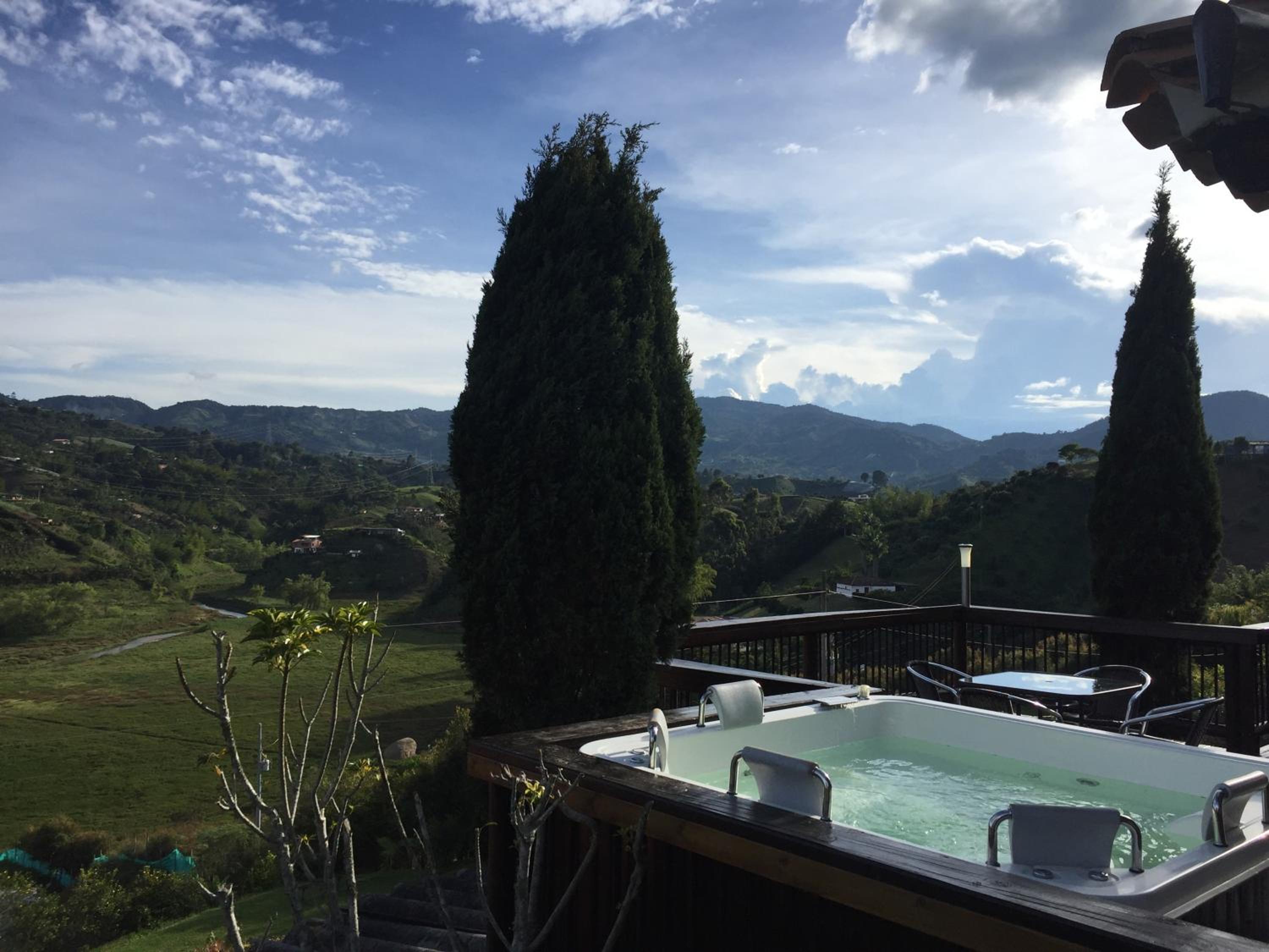 CASA CAMPESTRE MONTECARLO Guatapé- desayuno a pareja