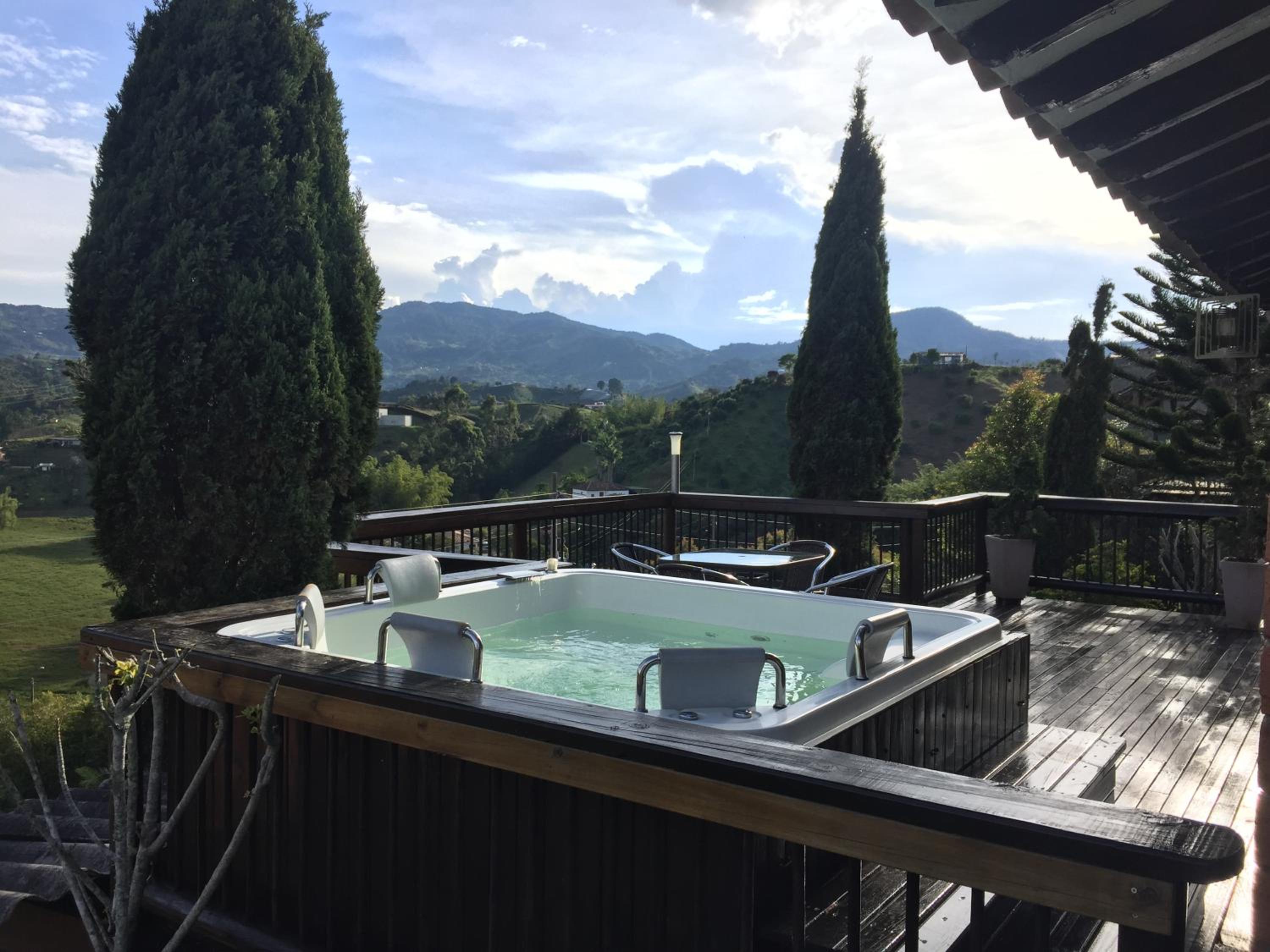 CASA CAMPESTRE MONTECARLO Guatapé- desayuno a pareja