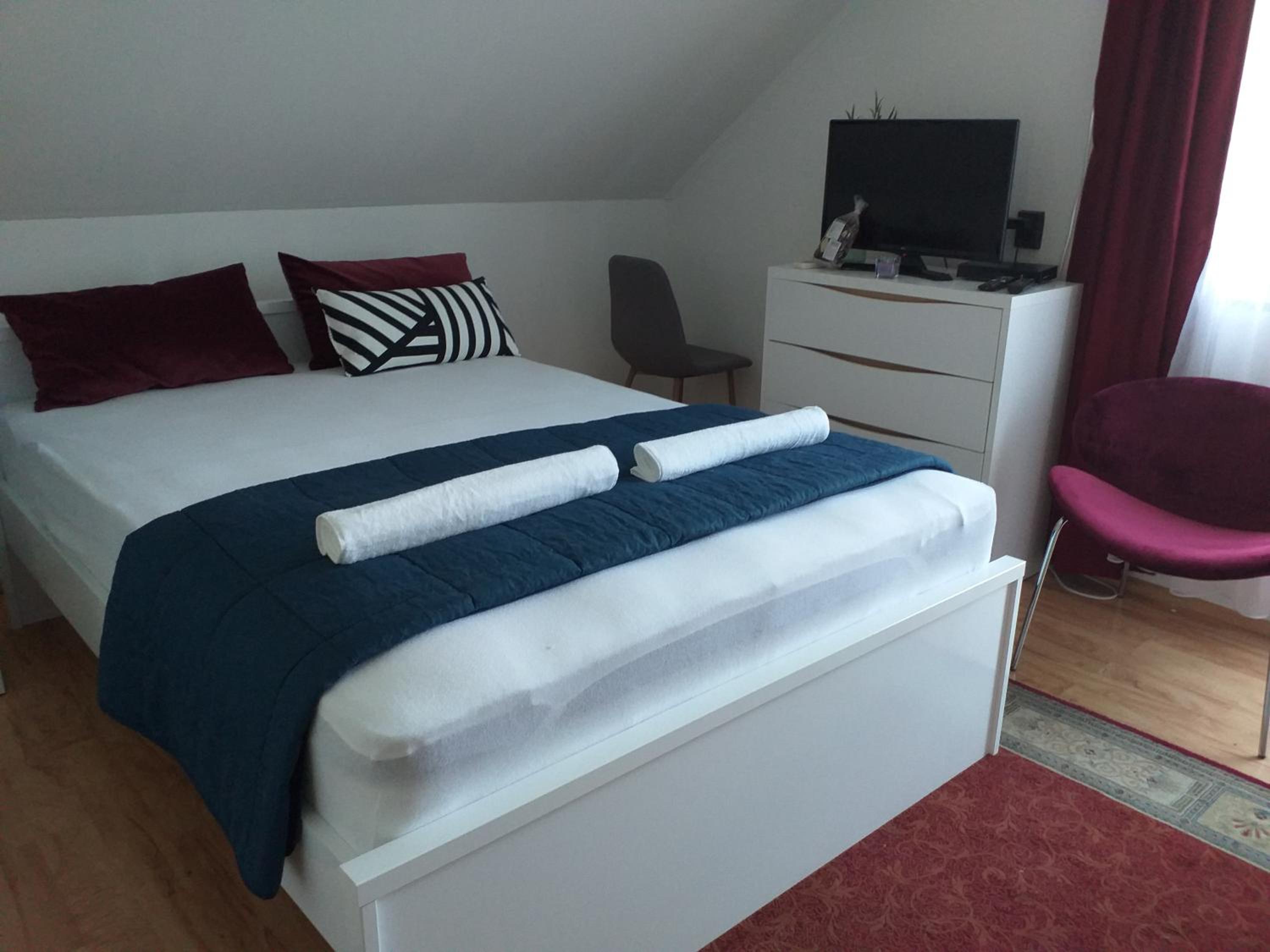 ART INN APARTMANHÁZ BALATON-GYENESDIÁS