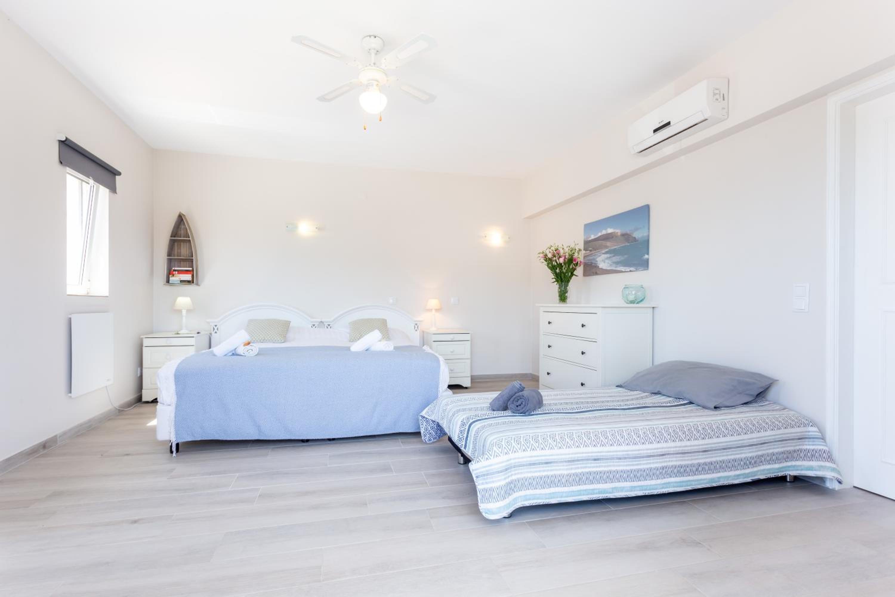 Mariners (5) - Bright and stylish apartment - walk to the beach view 2