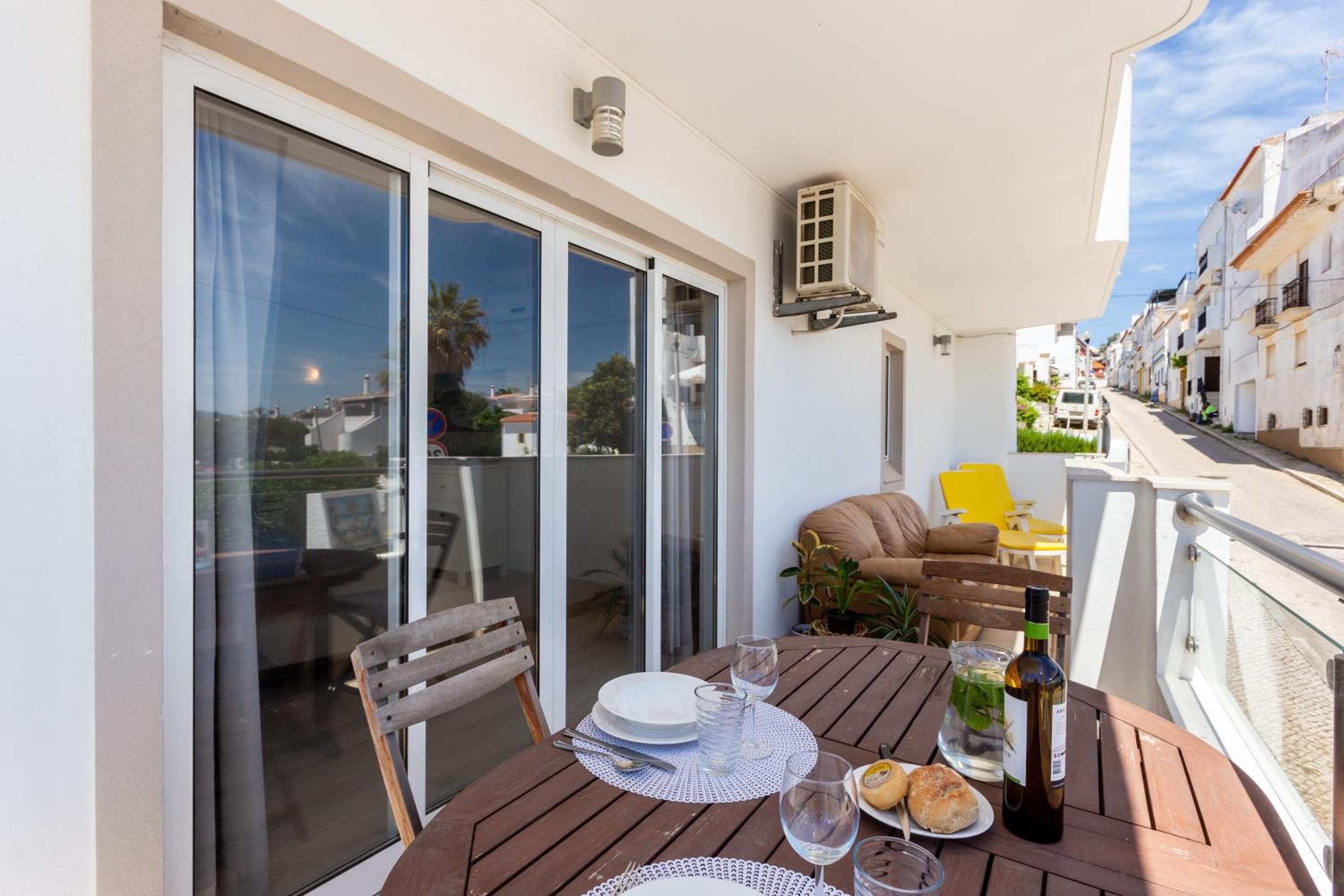 Mariners (5) - Bright and stylish apartment - walk to the beach view 3