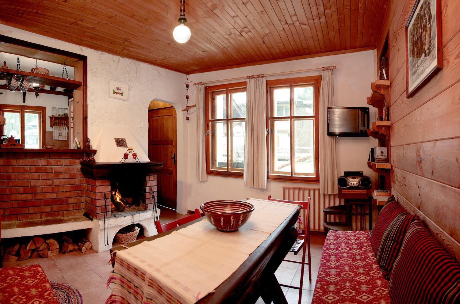 Къща край реката - Триград