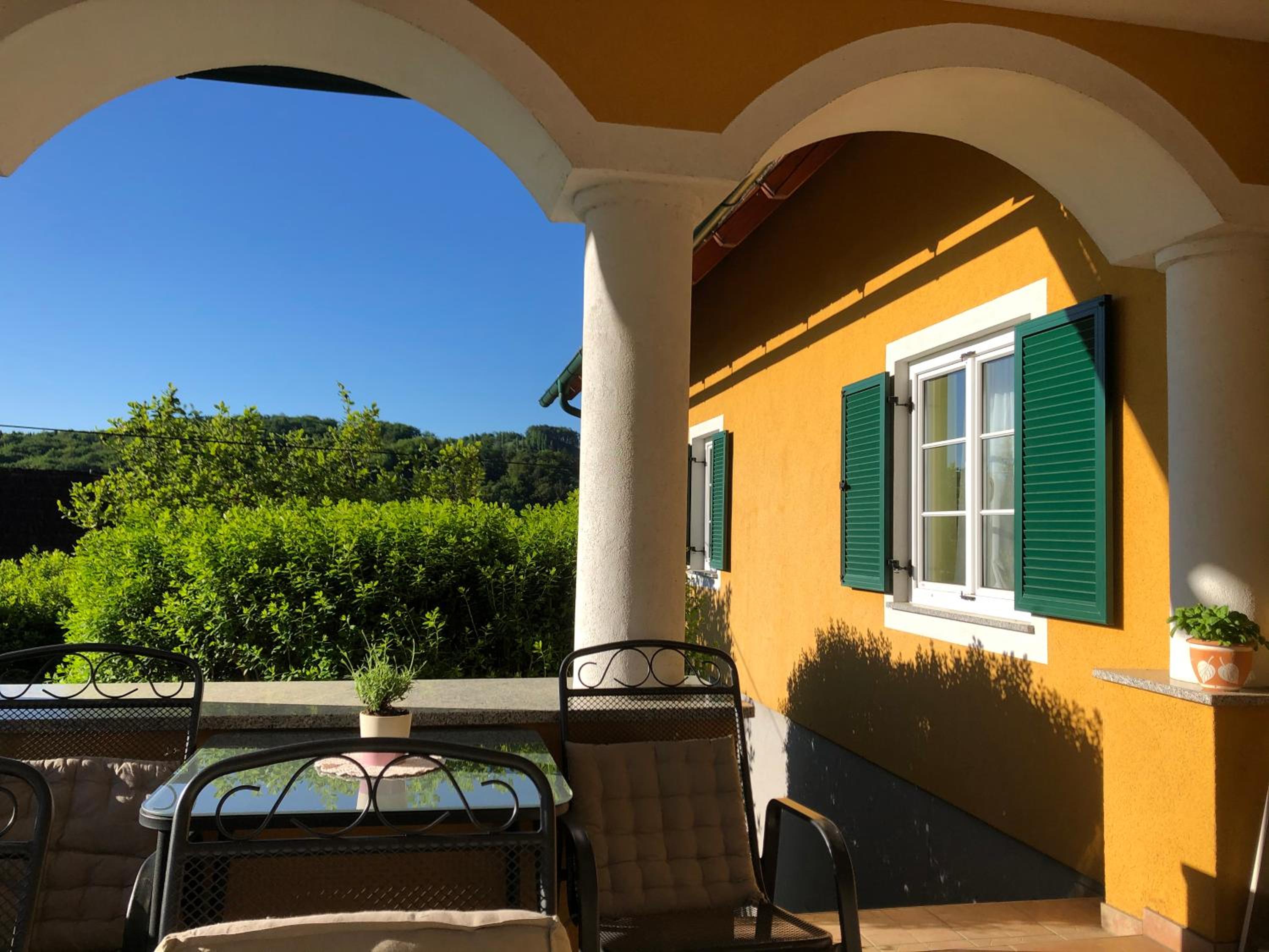 Weingut - Ferienhaus Sonja Rohrbacher view 3