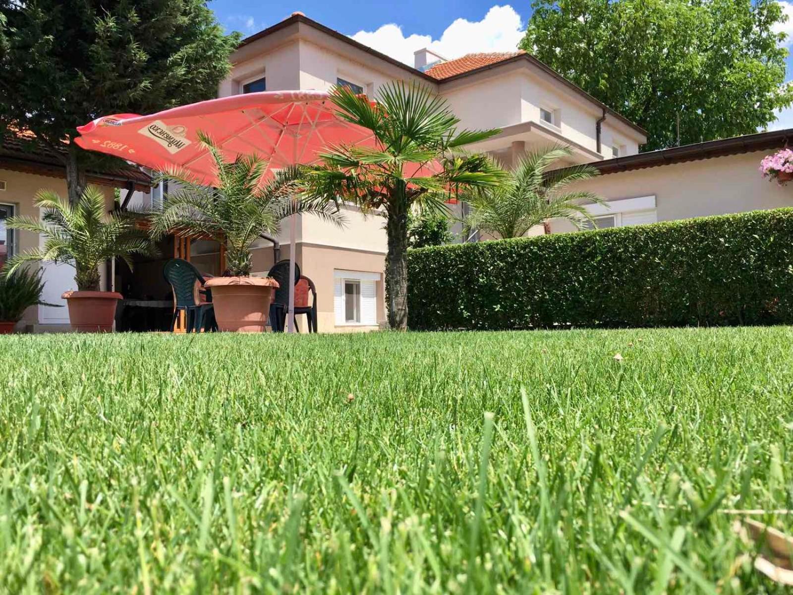 Villa Ros Guest House