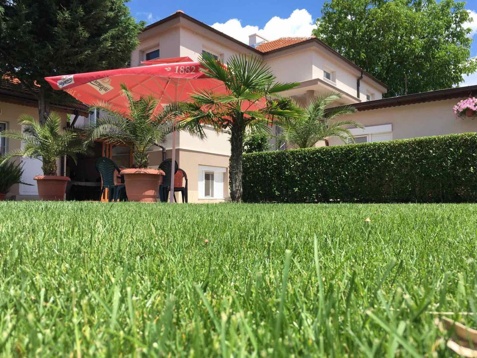 Villa Ros Guest House