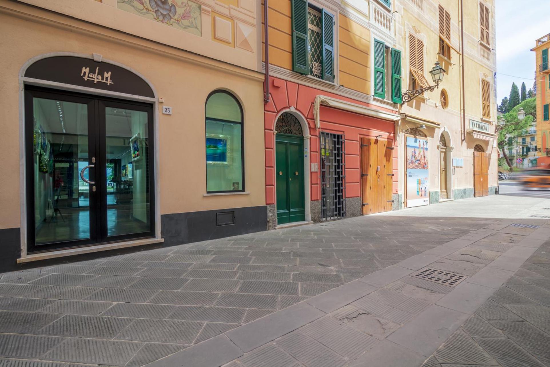 Historia Vitiello: The First Experience Suite view 2