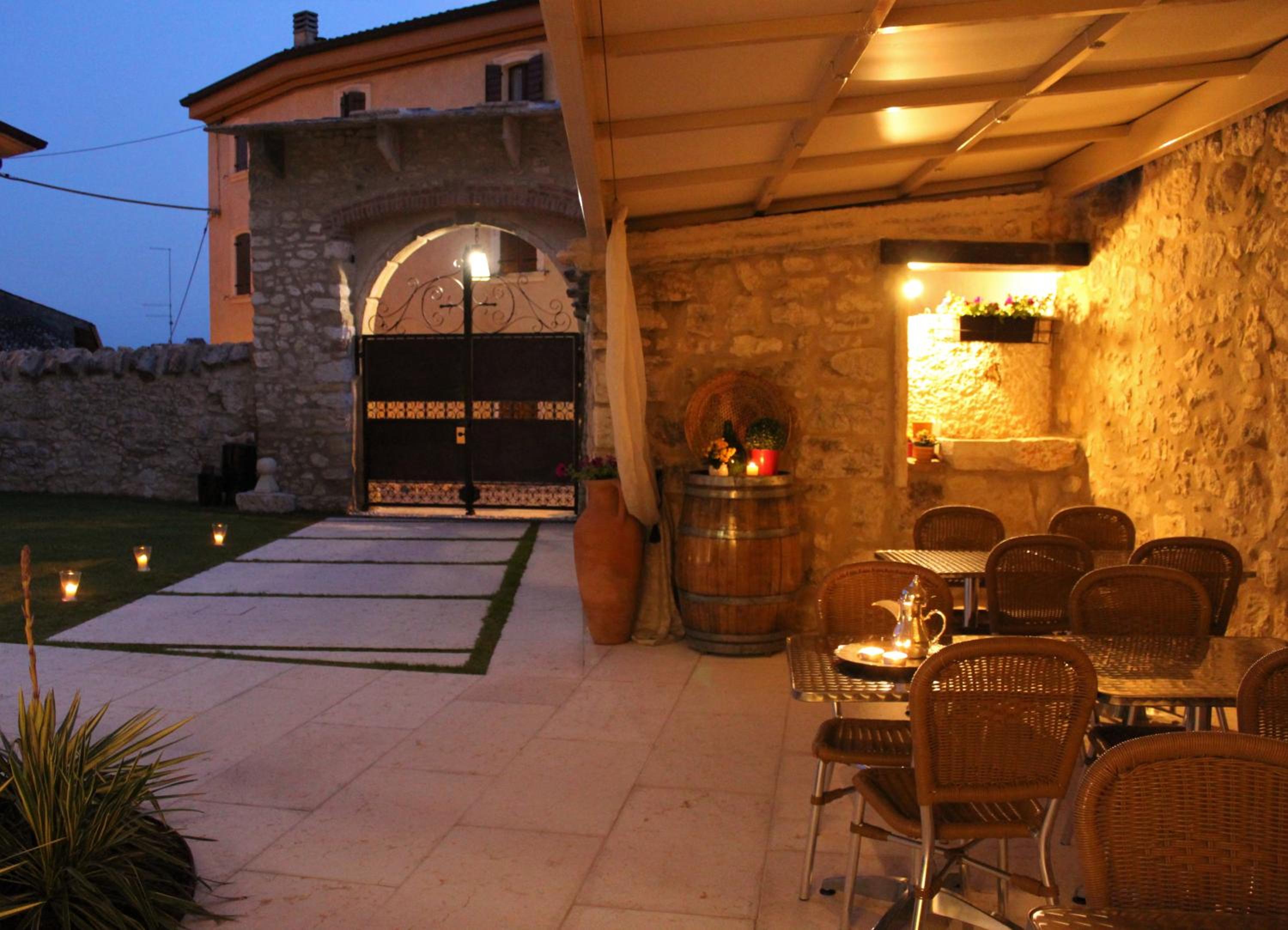 Photo 10
