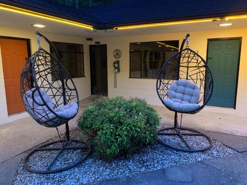 Route 19 Inn view 5