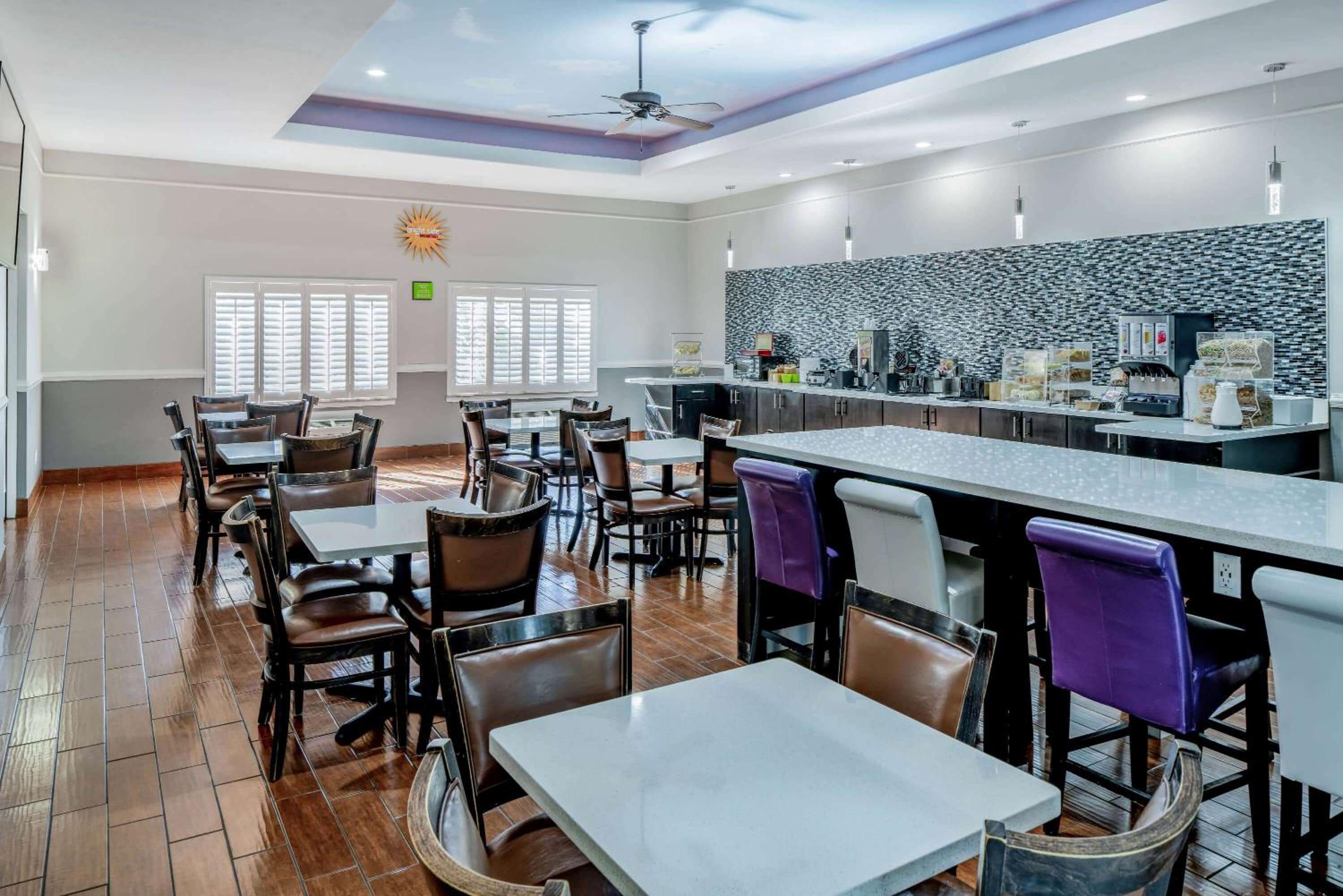 McAllen Vacations - La Quinta by Wyndham Alamo-McAllen East - Property Image 5