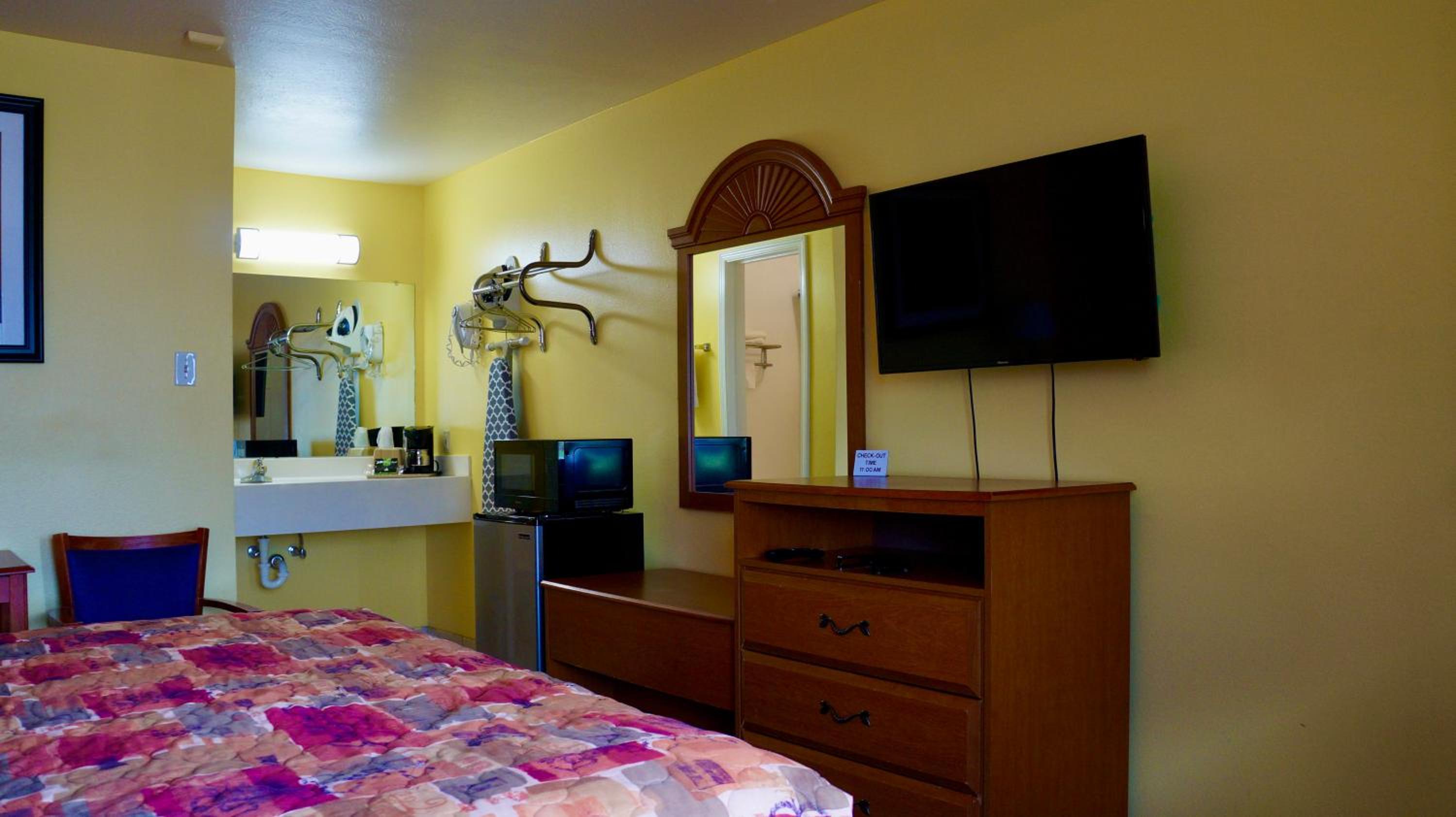 Kinder Vacations - American Inn of Kinder - Property Image 5