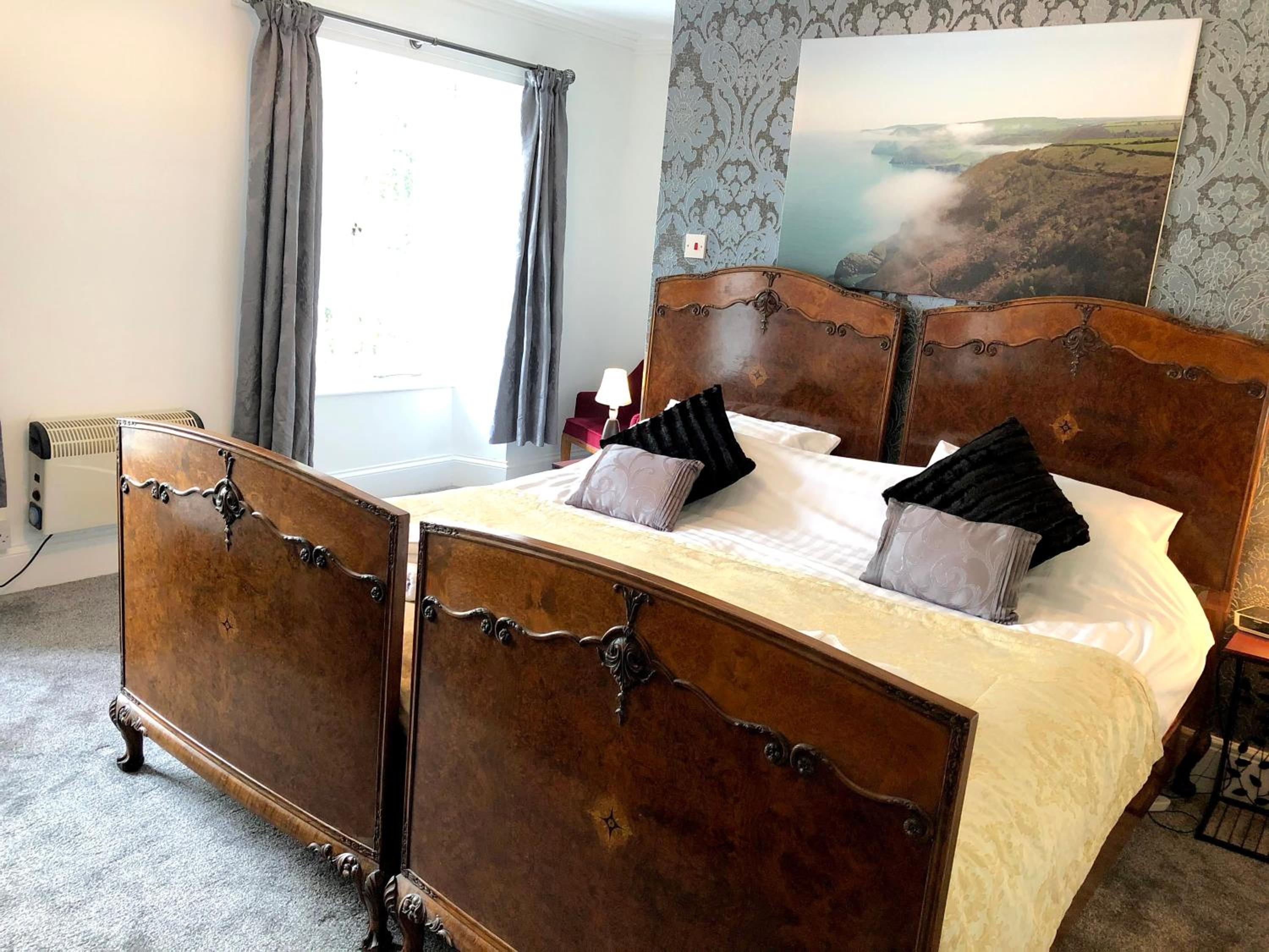 Lynton Vacations - The North Cliff Hotel - Property Image 103