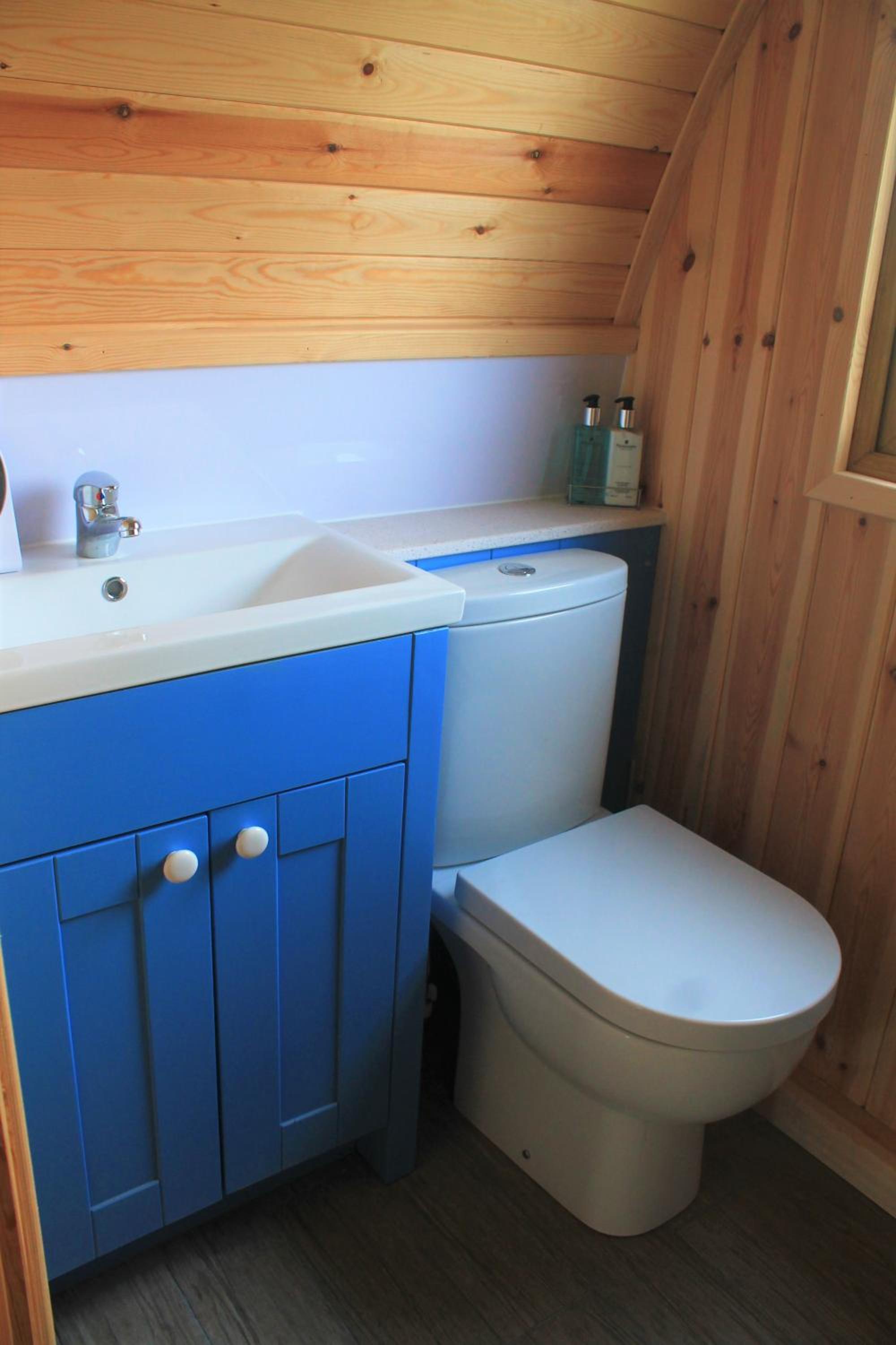 Cairnfold Cabins view 3