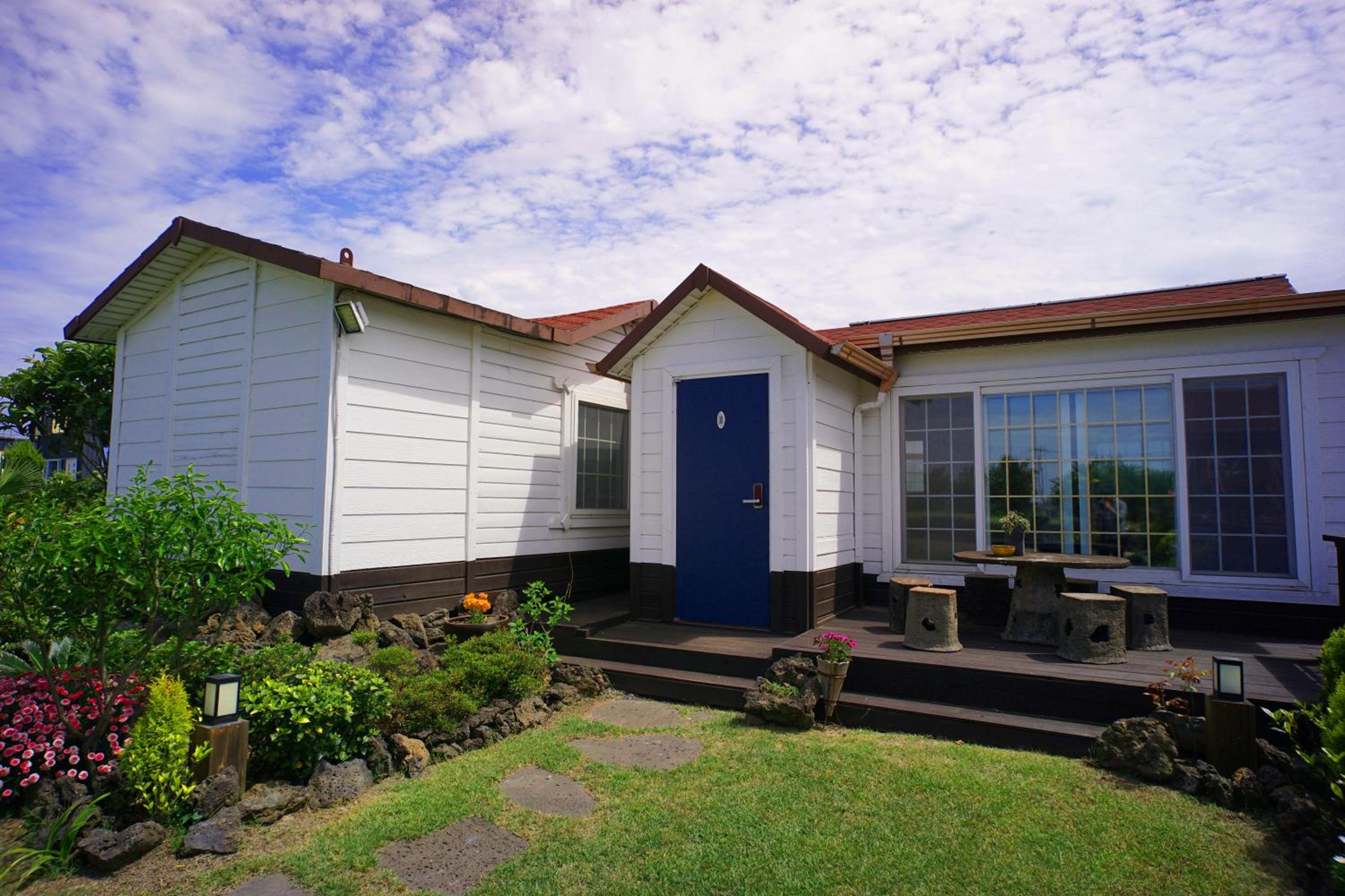 Jeju Haepoomdal Pension view 3