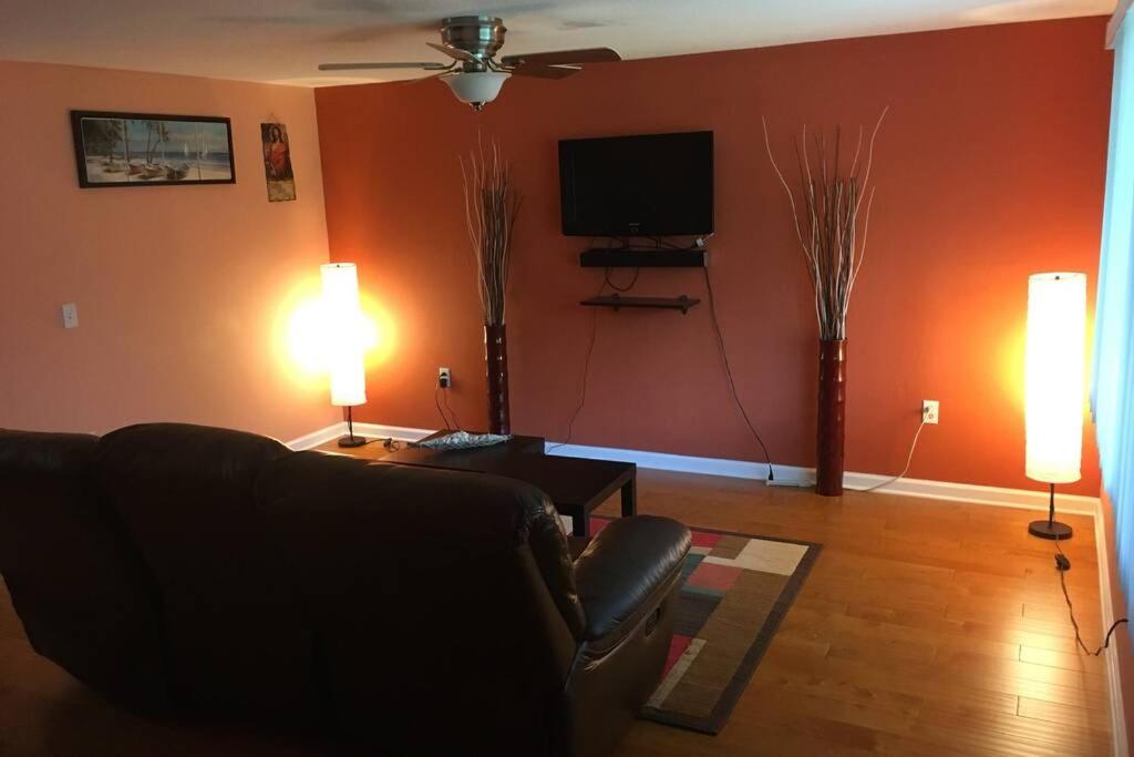 Cozy retreat in sunny Florida - Property Image 1