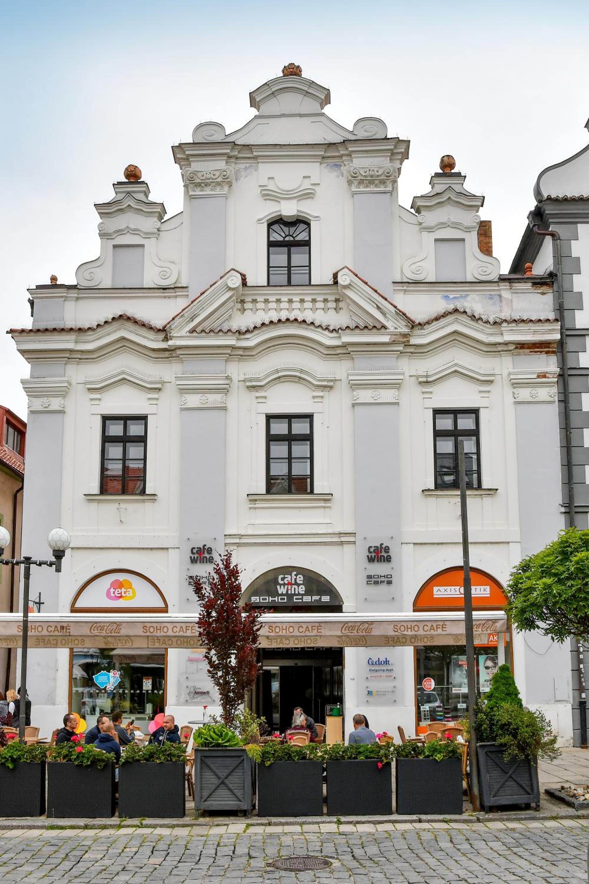 Photo 6