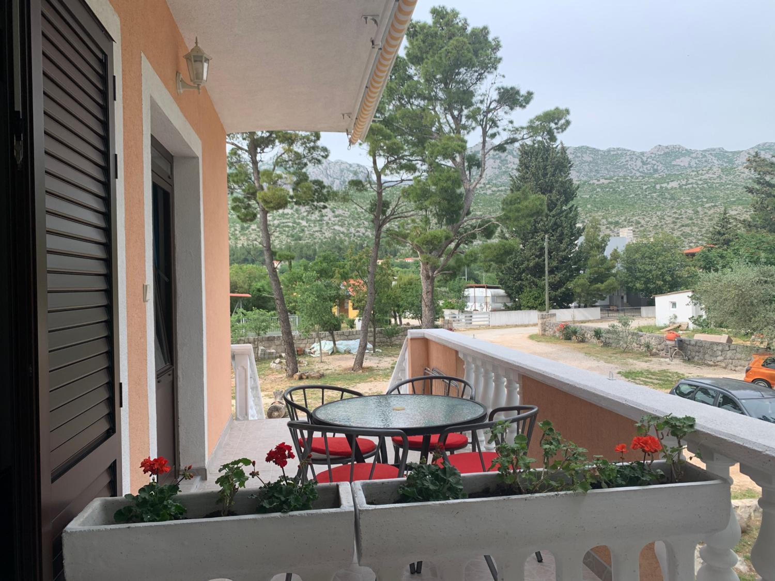 Apartmani Spomenka view 3