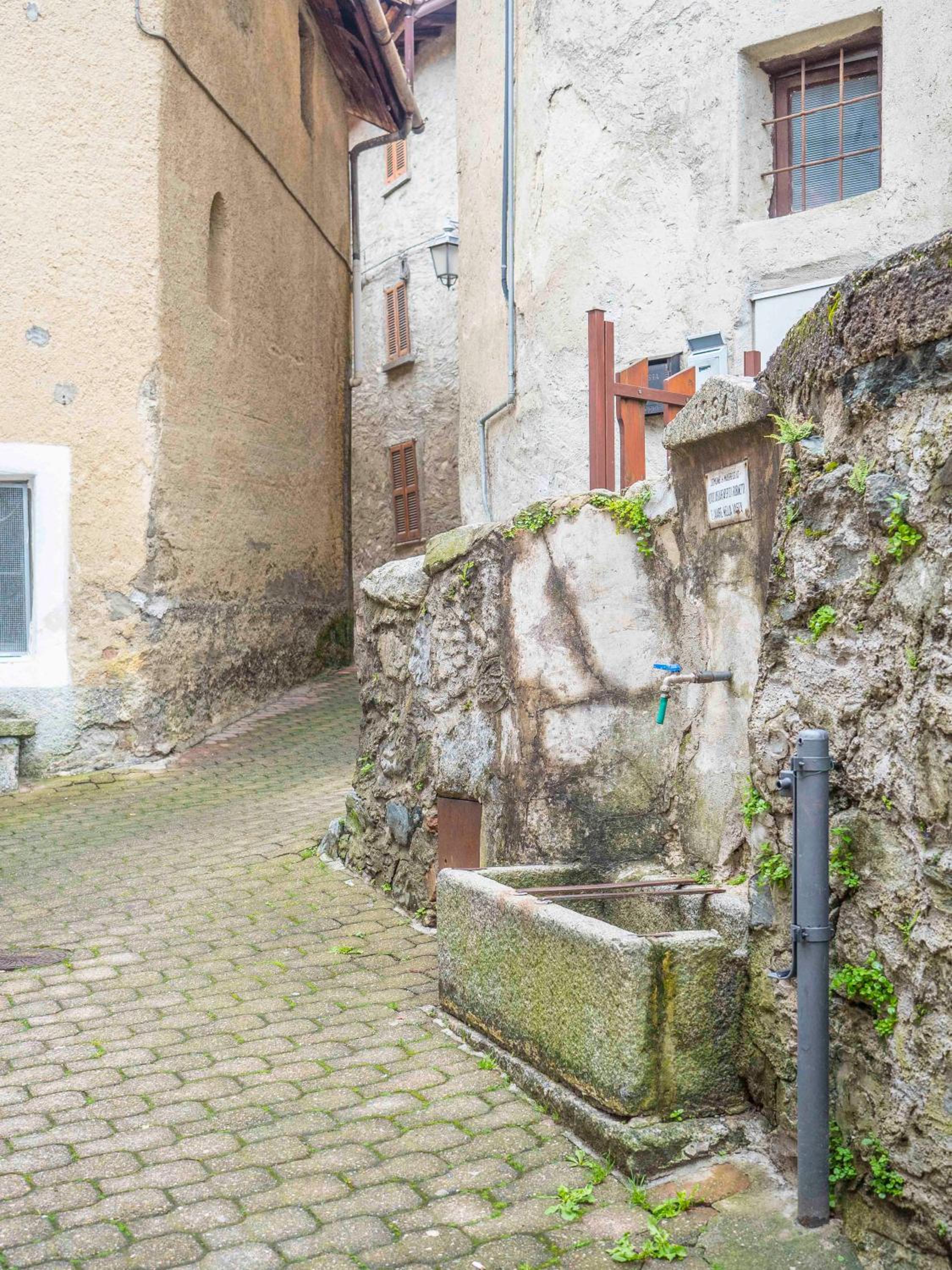 Castello di Gaia view 2