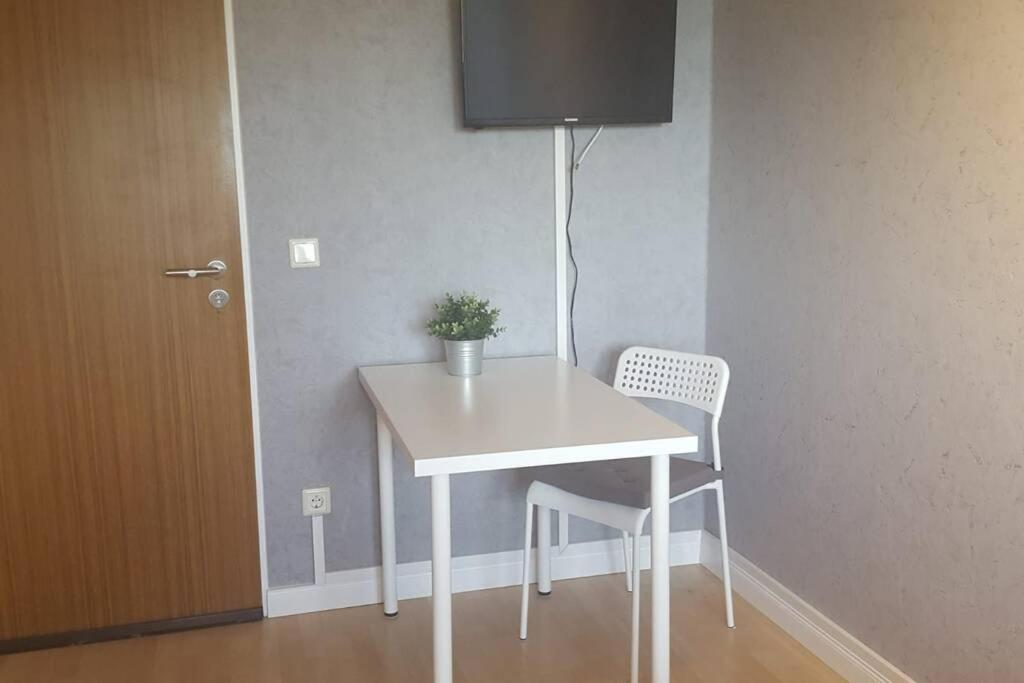 1 A Ferienwohnung Modern Duisburg view 3