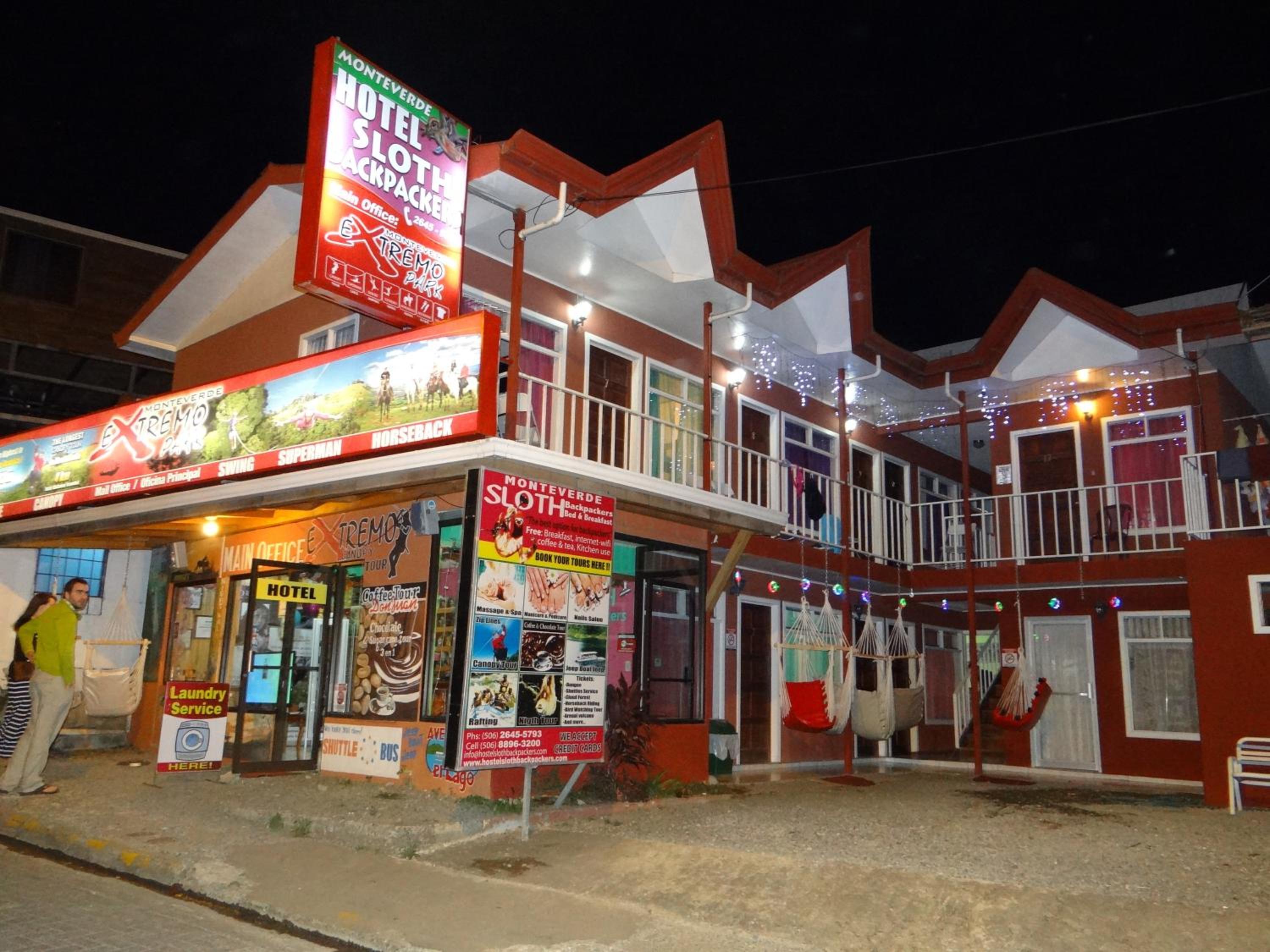 Hotel & Hostel Sloth Backpackers