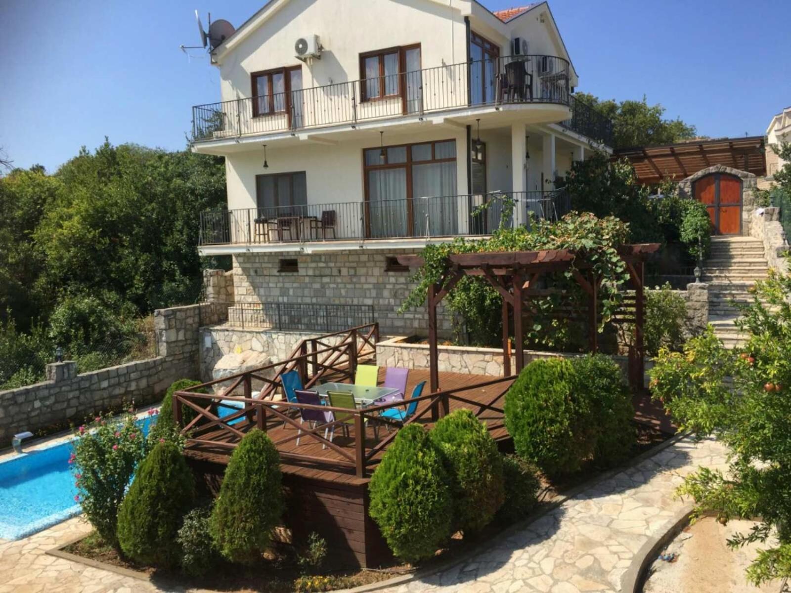 Villa California