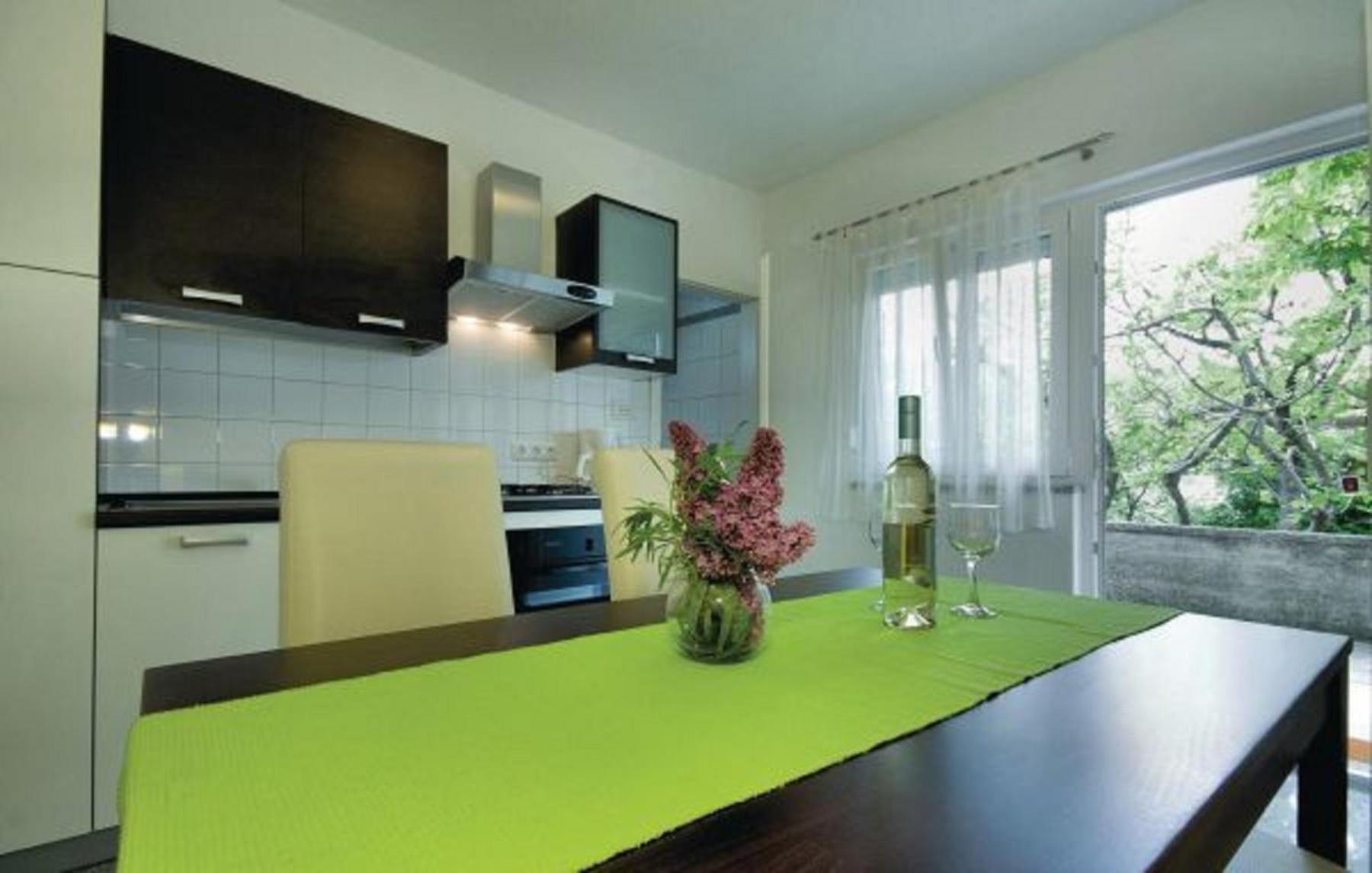 Cool & charming apartment photo 2