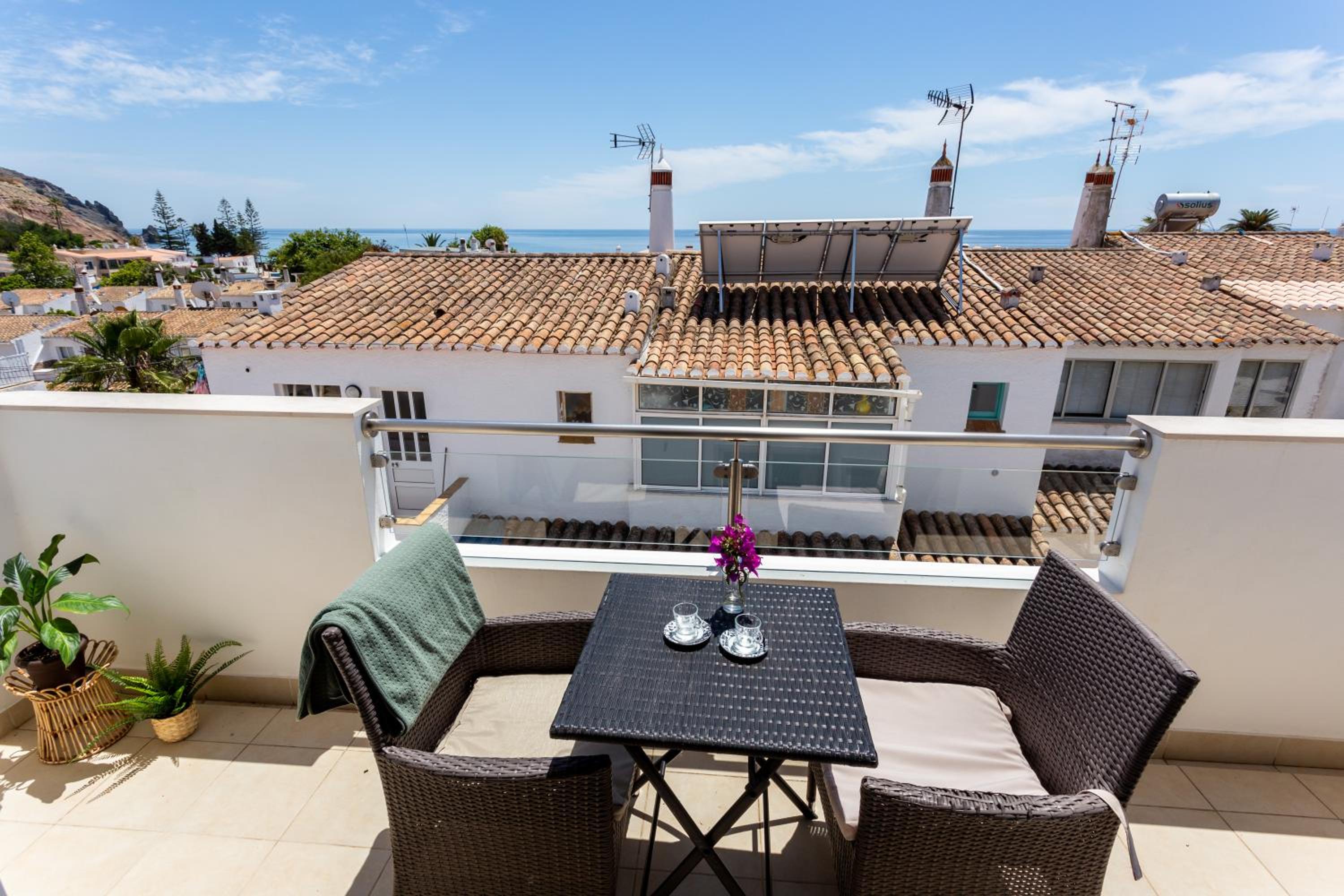 Mariners (2) - Bright and stylish apartment - walk to the beach