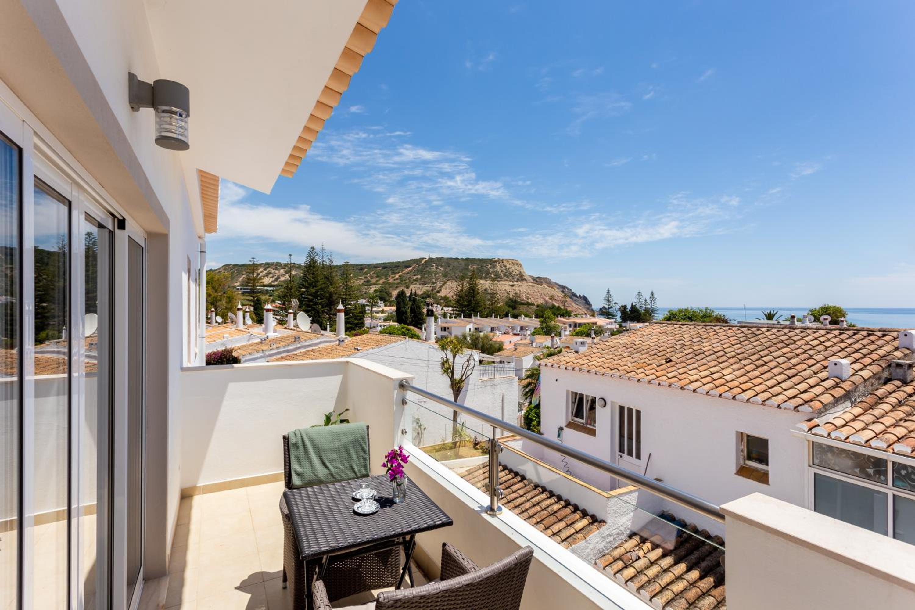 Mariners (2) - Bright and stylish apartment - walk to the beach